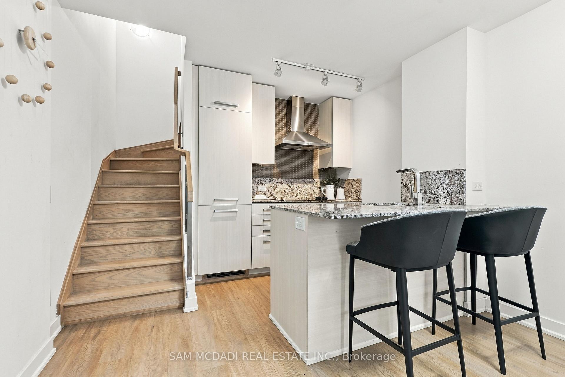15 Beverley Street TH27, Toronto Unit: TH27