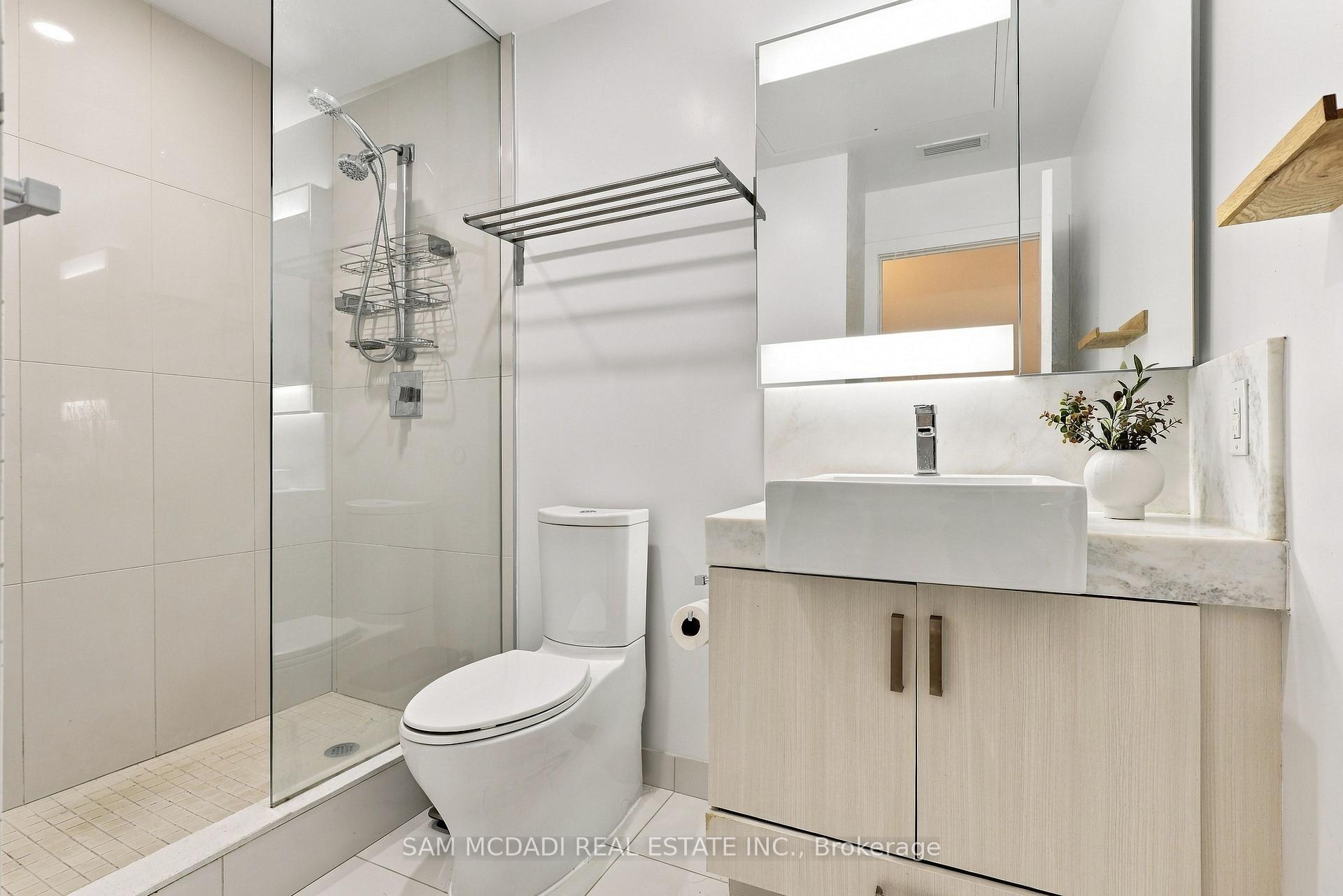 15 Beverley Street TH27, Toronto Unit: TH27