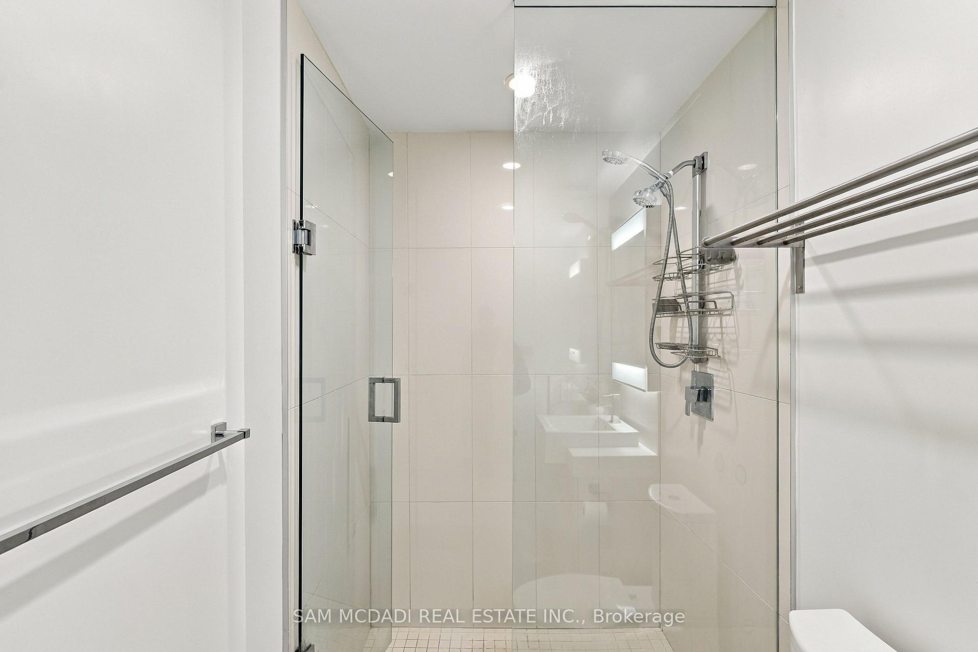 15 Beverley Street TH27, Toronto Unit: TH27
