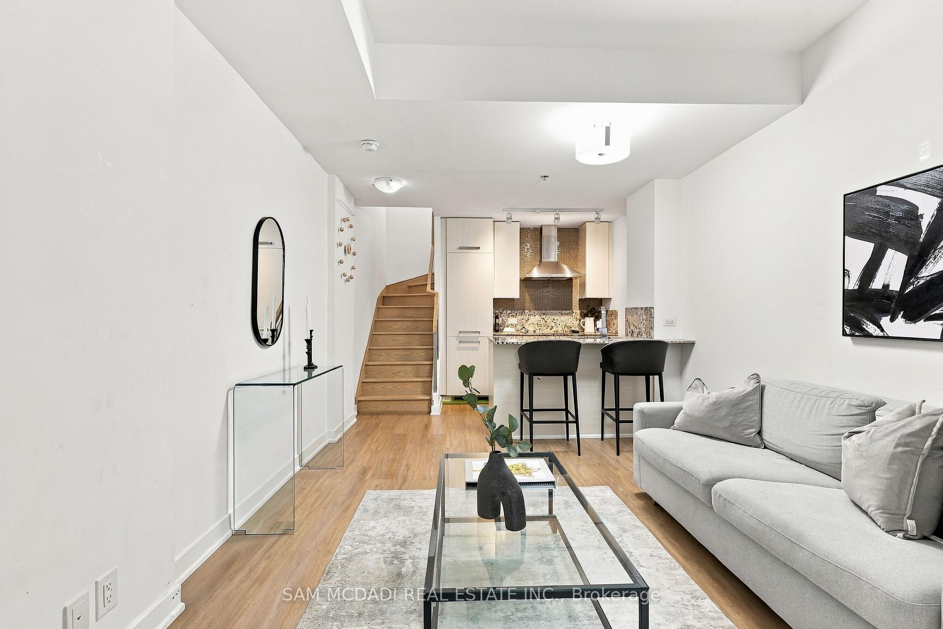 15 Beverley Street TH27, Toronto Unit: TH27