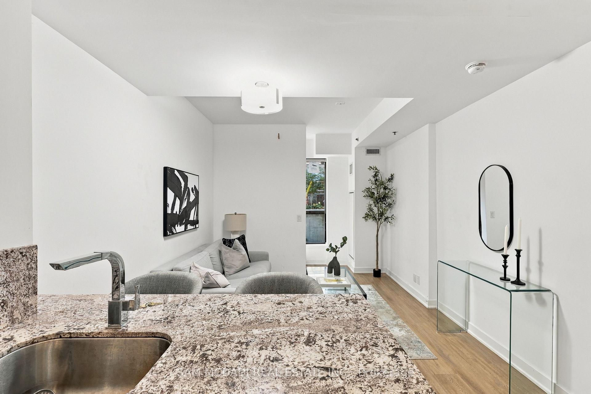 15 Beverley Street TH27, Toronto Unit: TH27