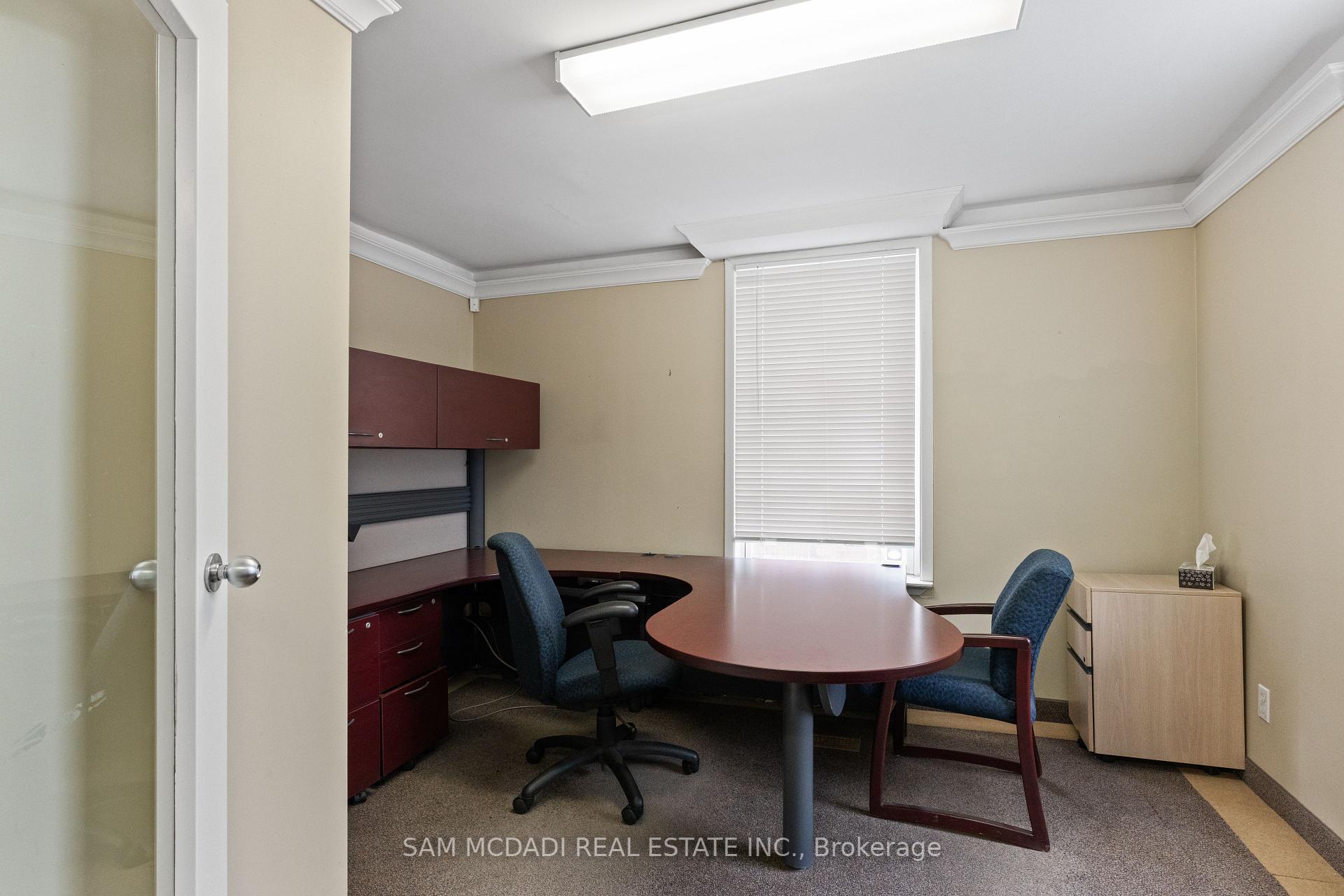 571 S Kingston Road W