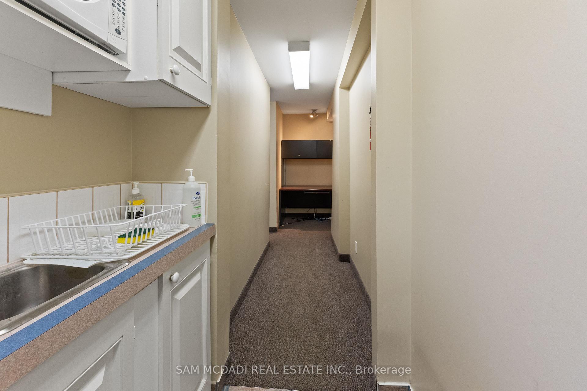 571 S Kingston Road W