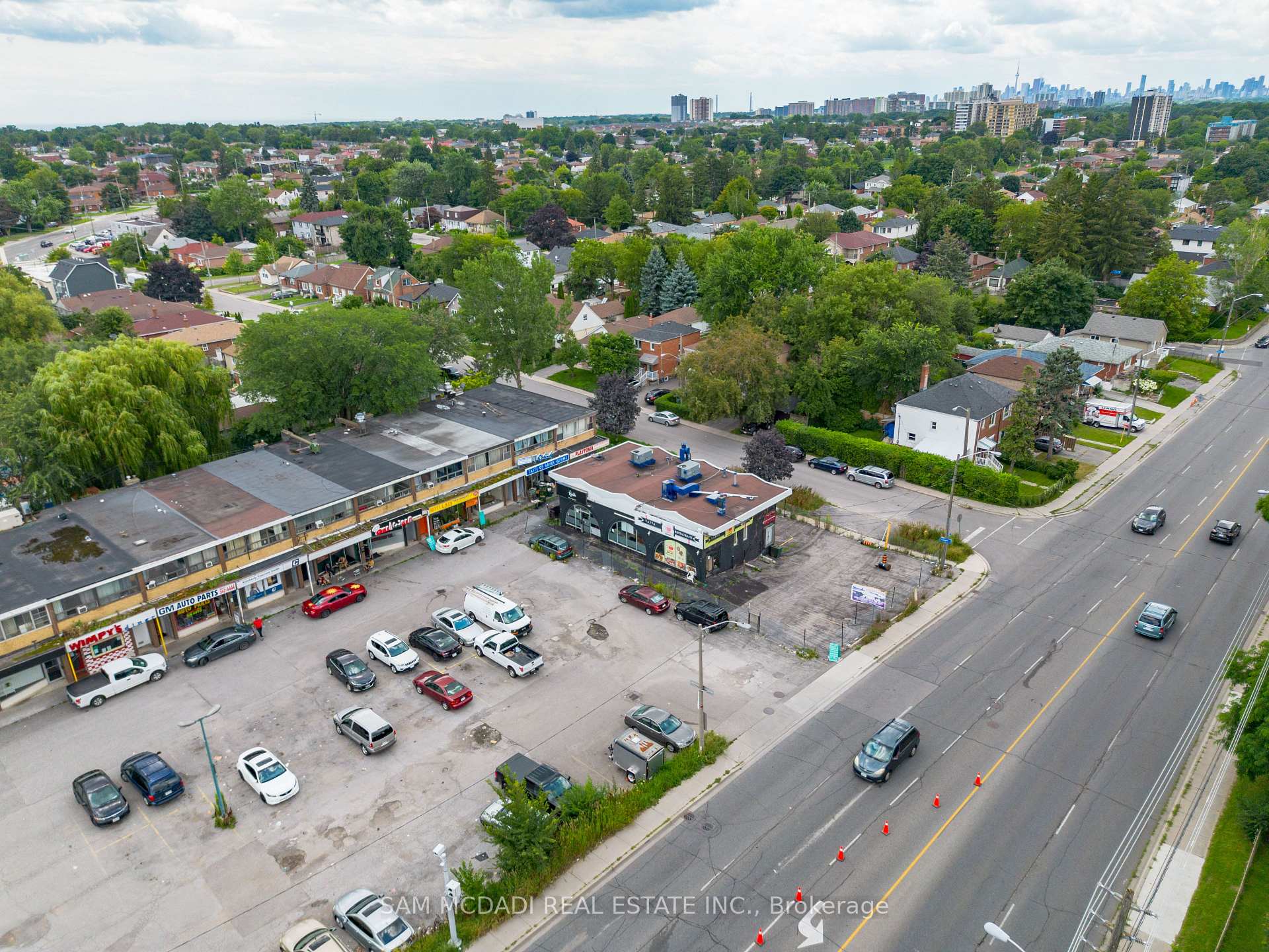 3537 St Clair Avenue E