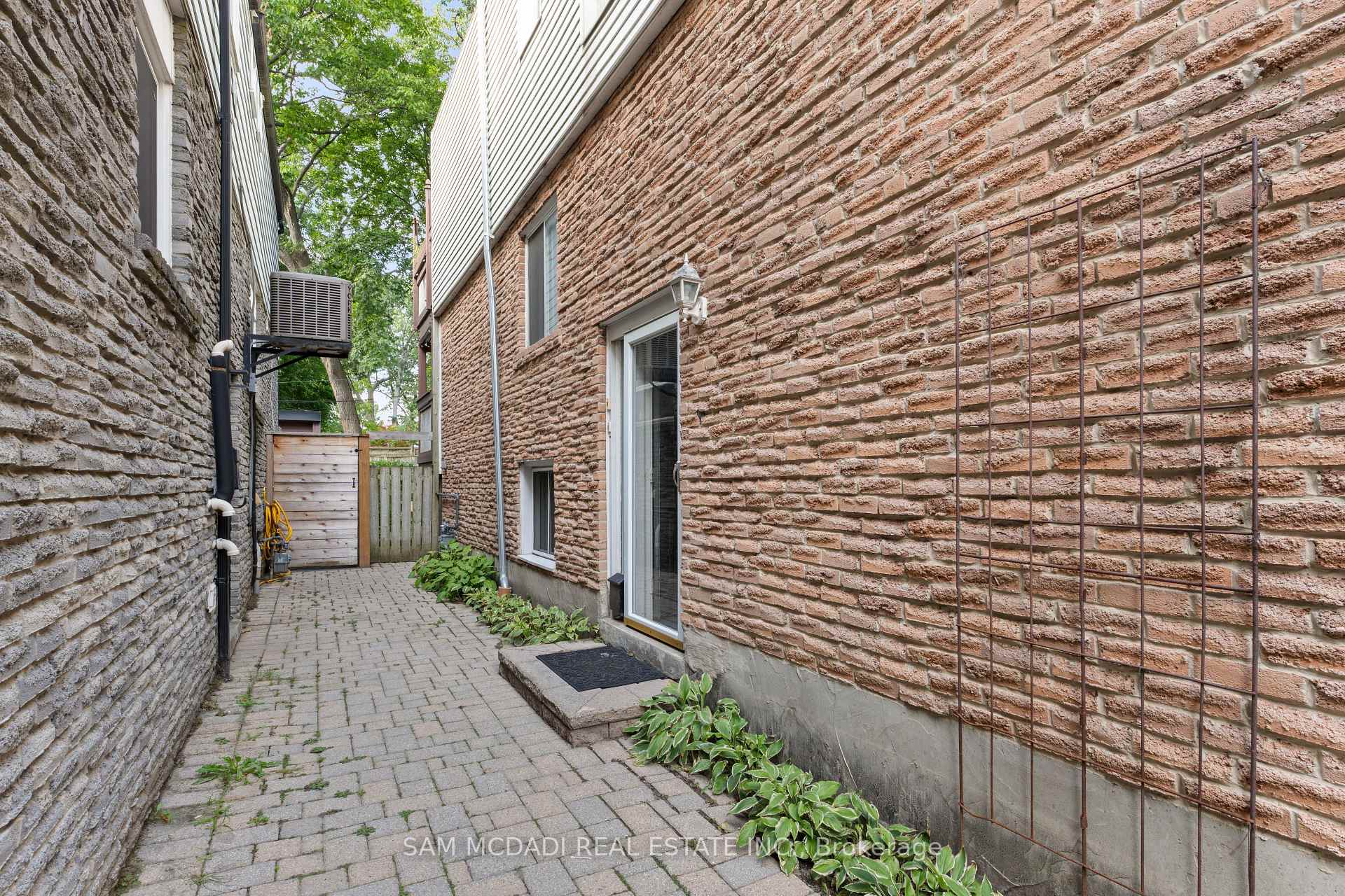 26 Pine Avenue Lower