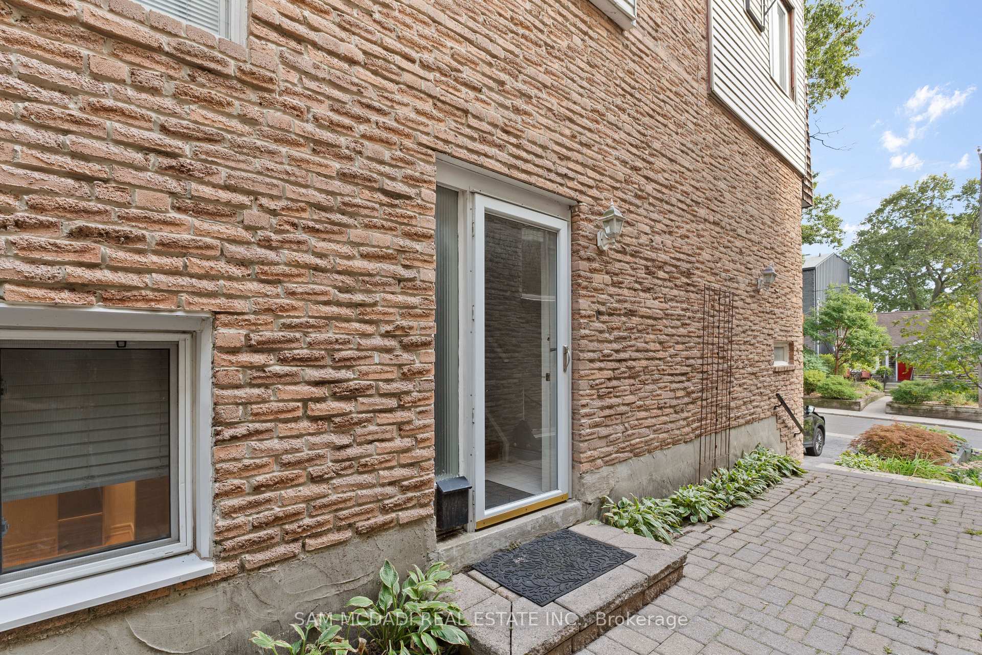 26 Pine Avenue Lower