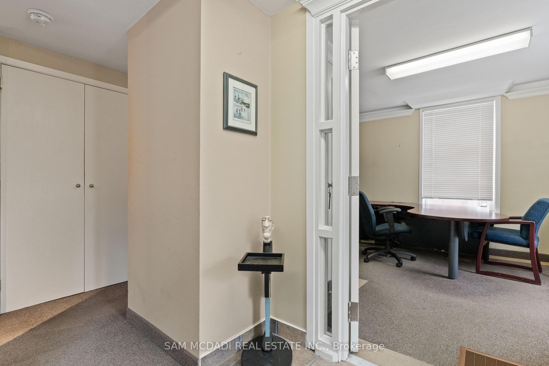 571 S Kingston Road W