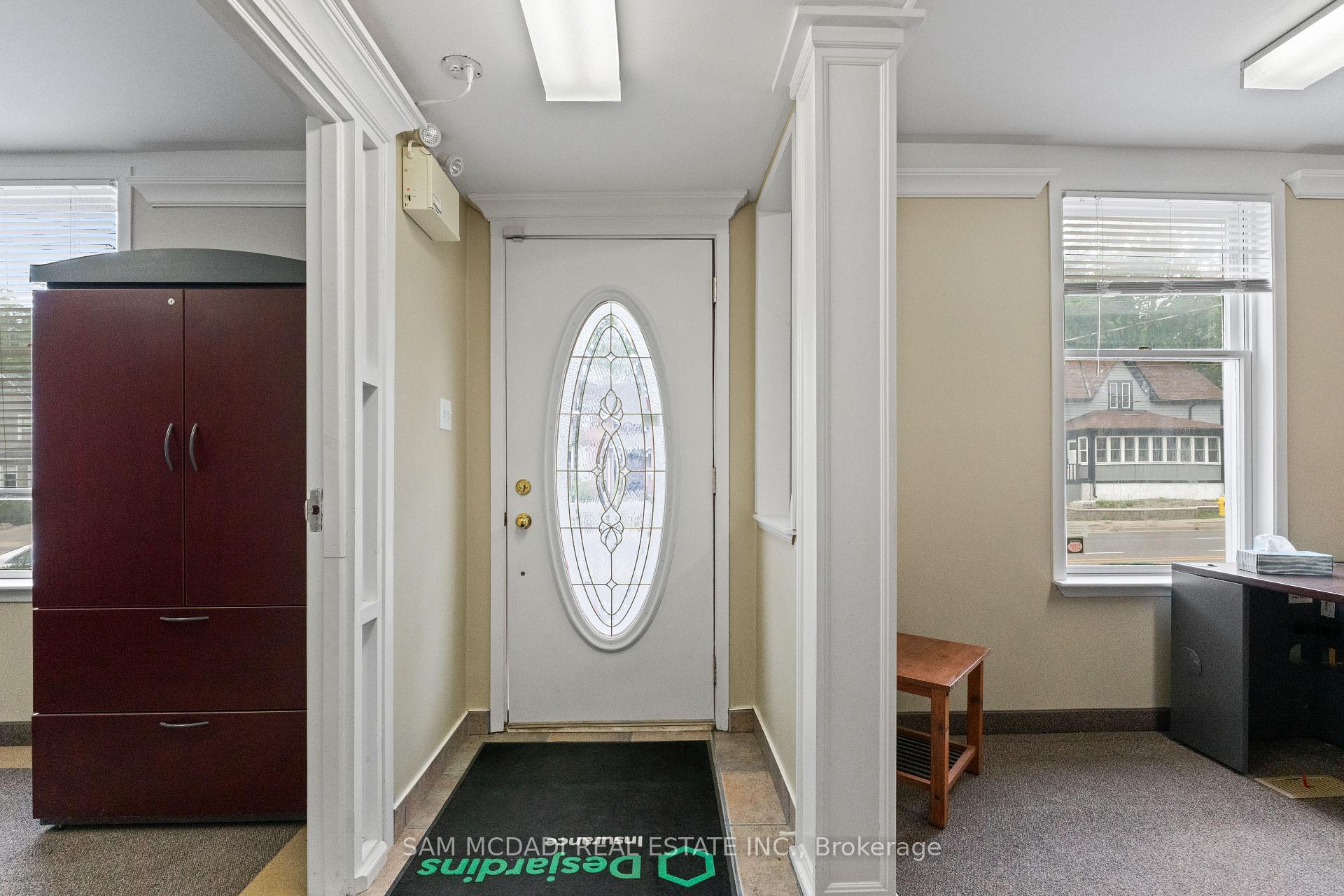 571 S Kingston Road W