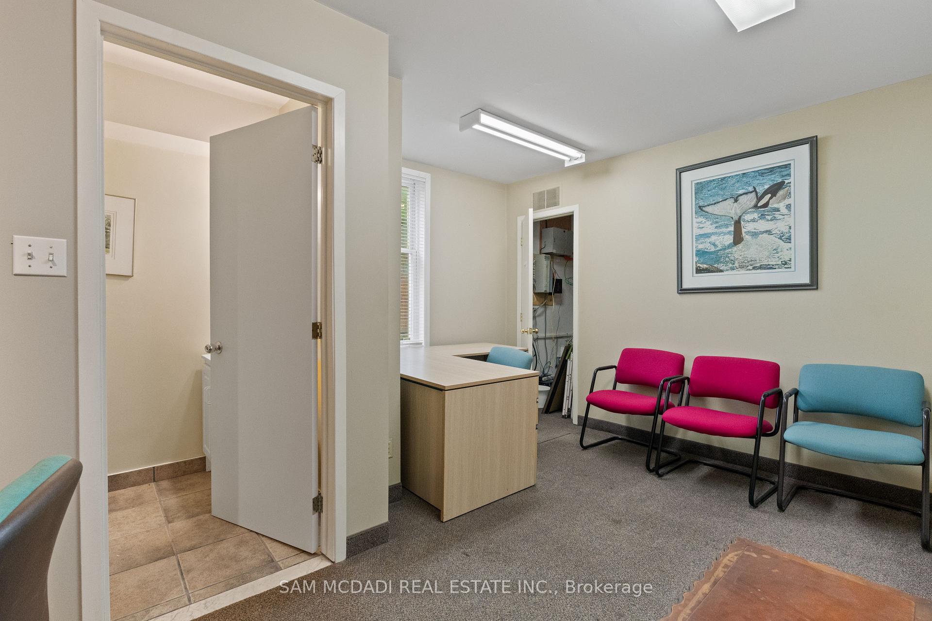 571 S Kingston Road W