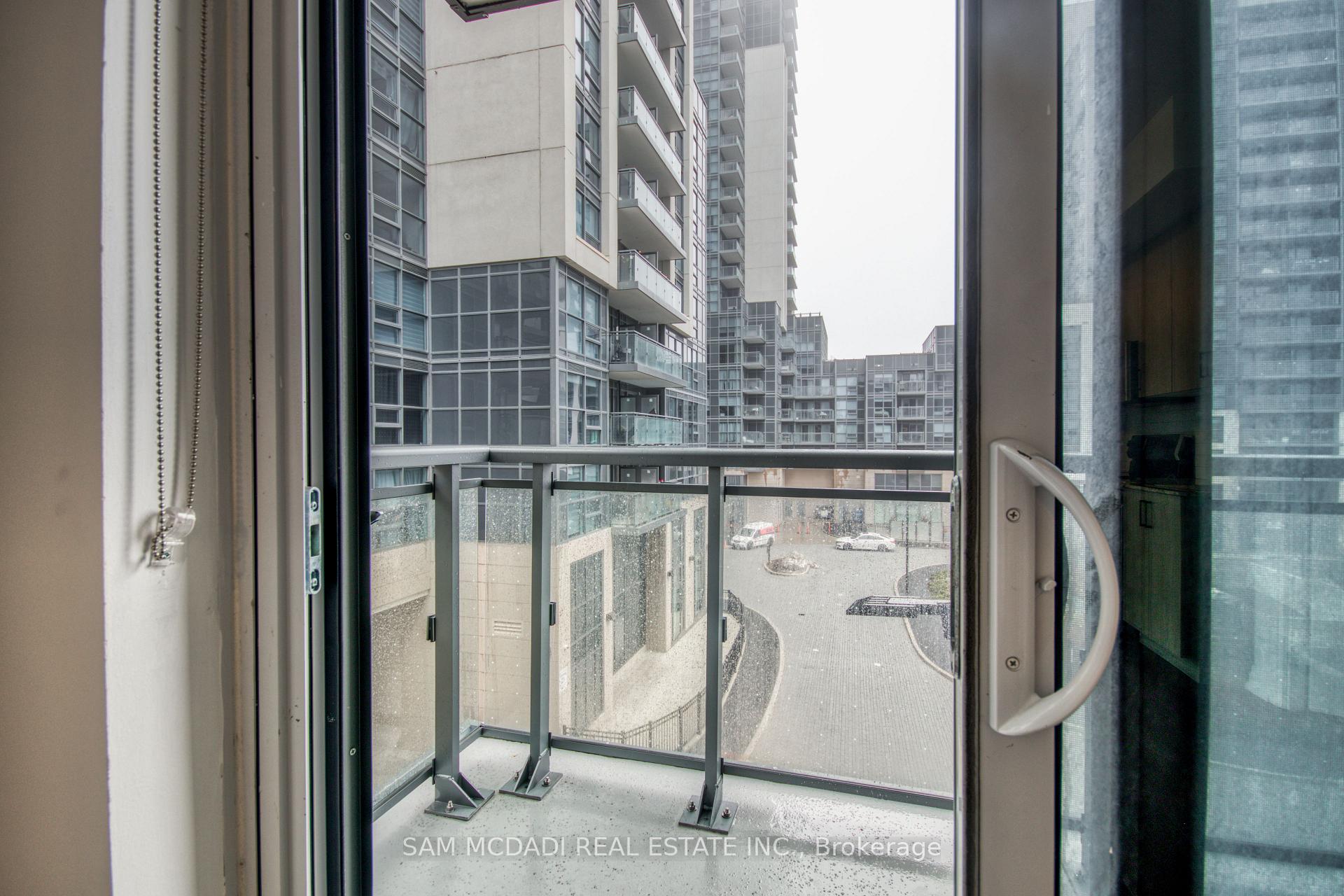 10 Meadowglen Place 311