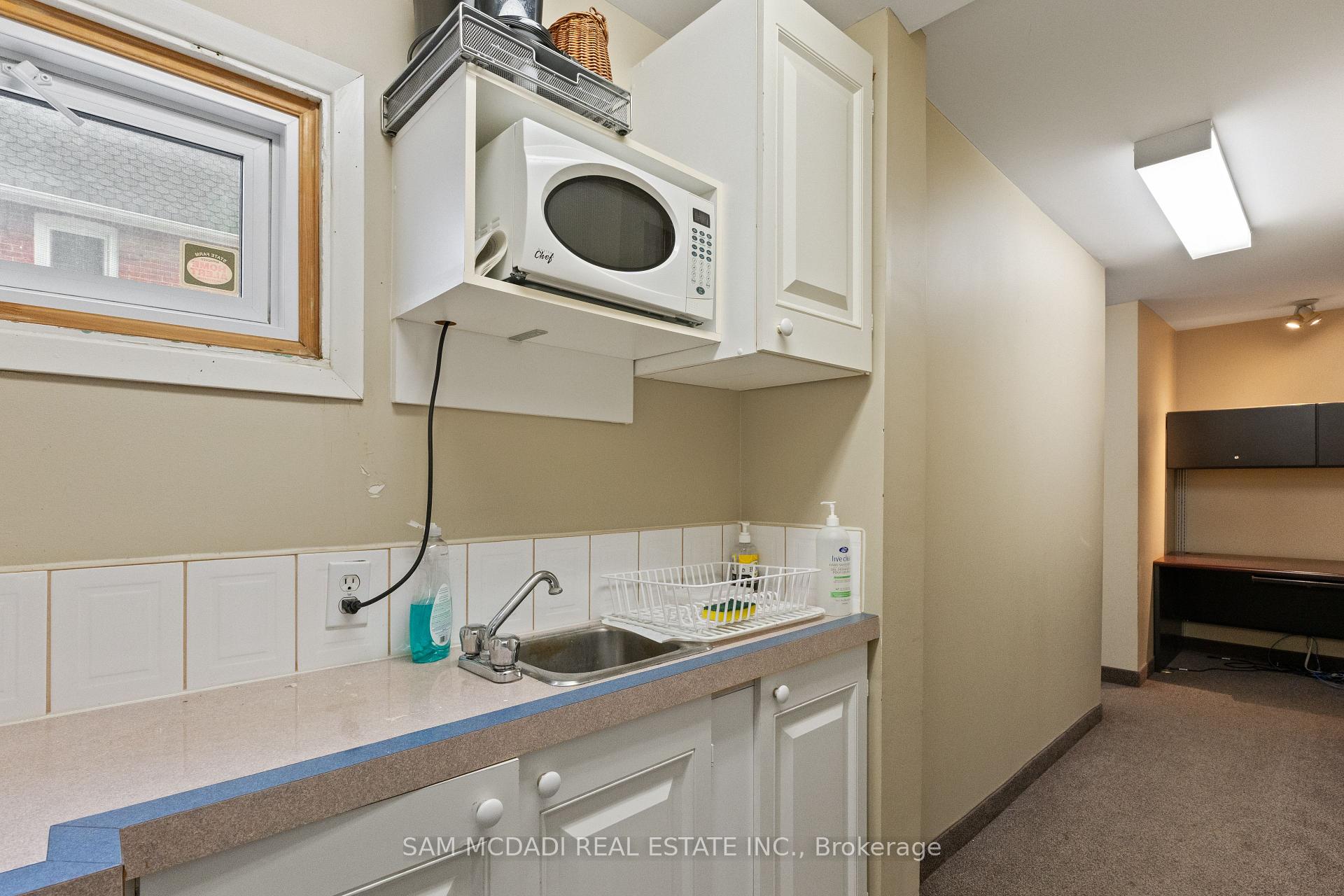 571 S Kingston Road W