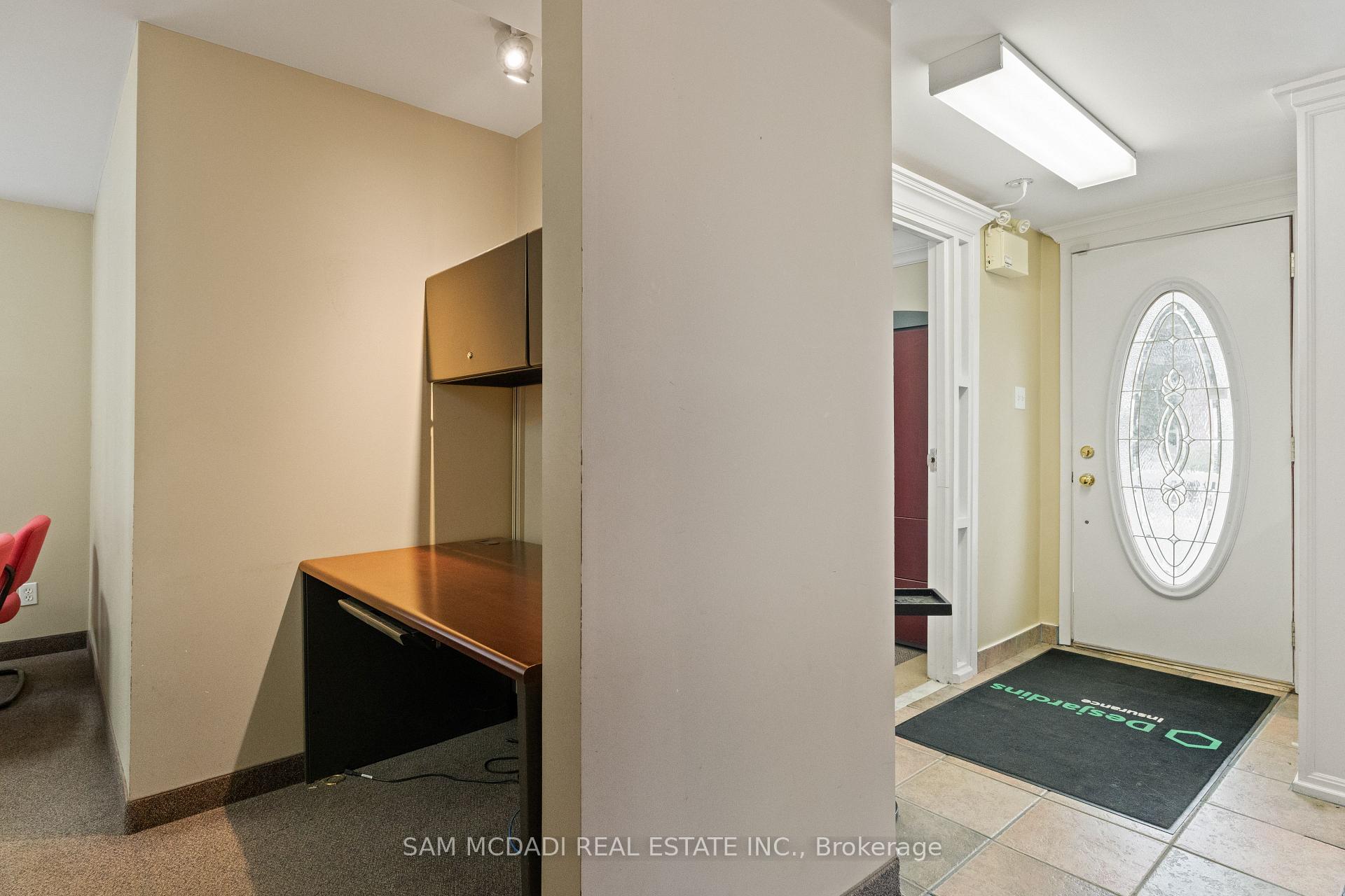 571 S Kingston Road W