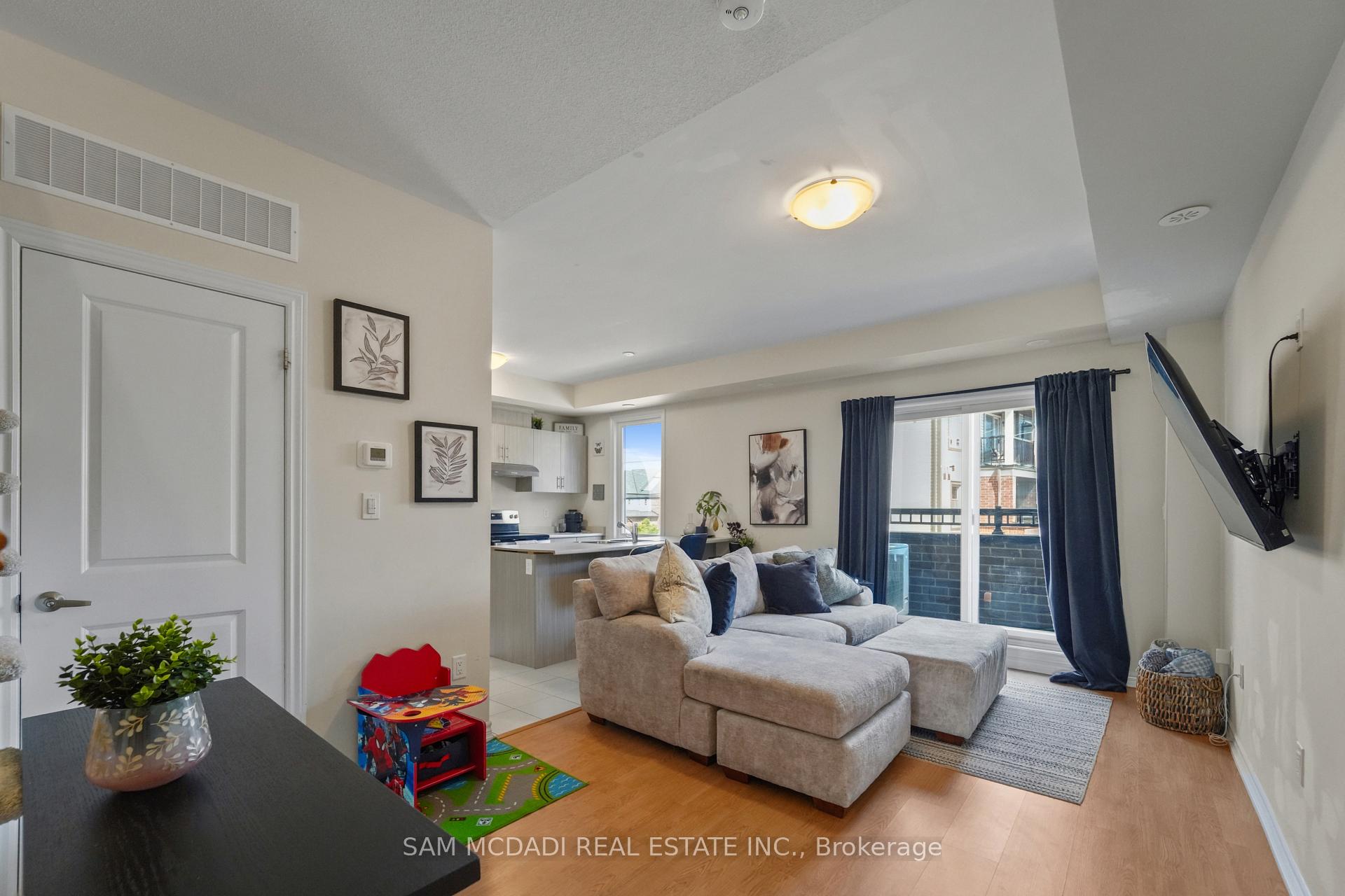 1518 Bloor Street 19