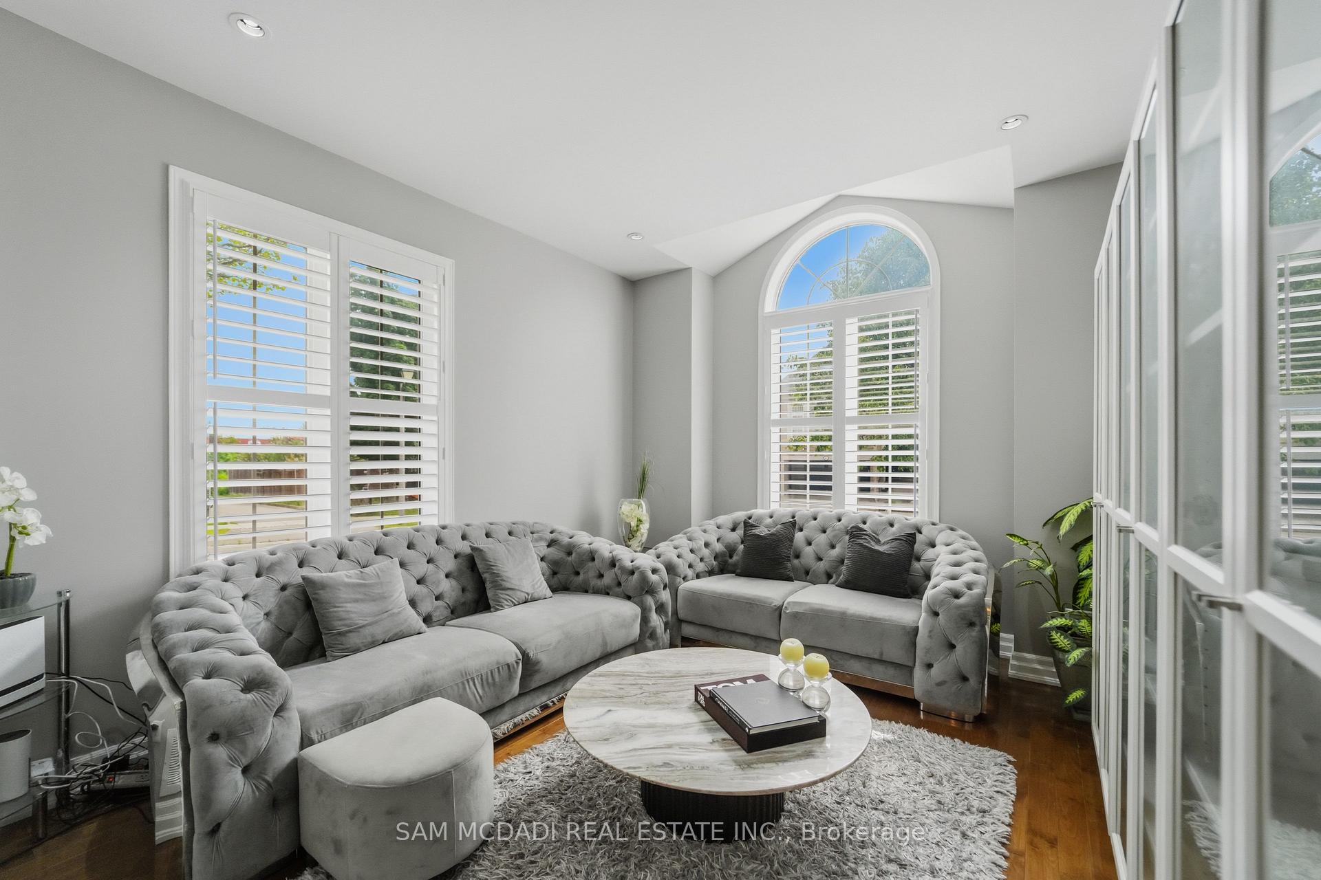 5 Whitbread Crescent