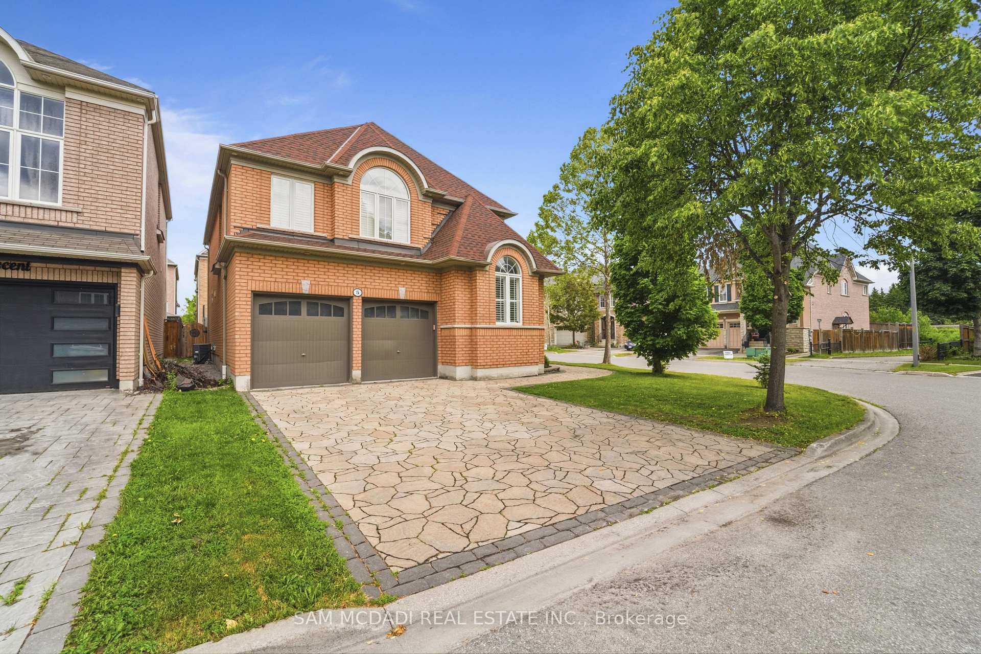 5 Whitbread Crescent