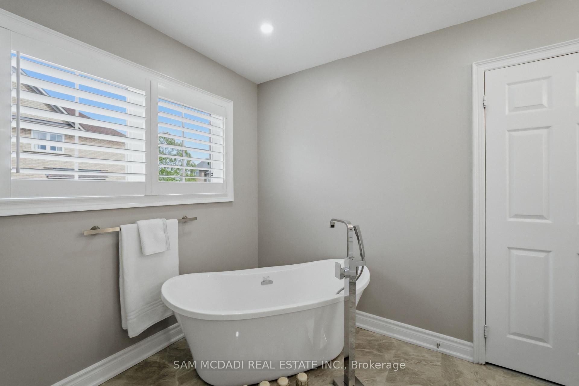 5 Whitbread Crescent