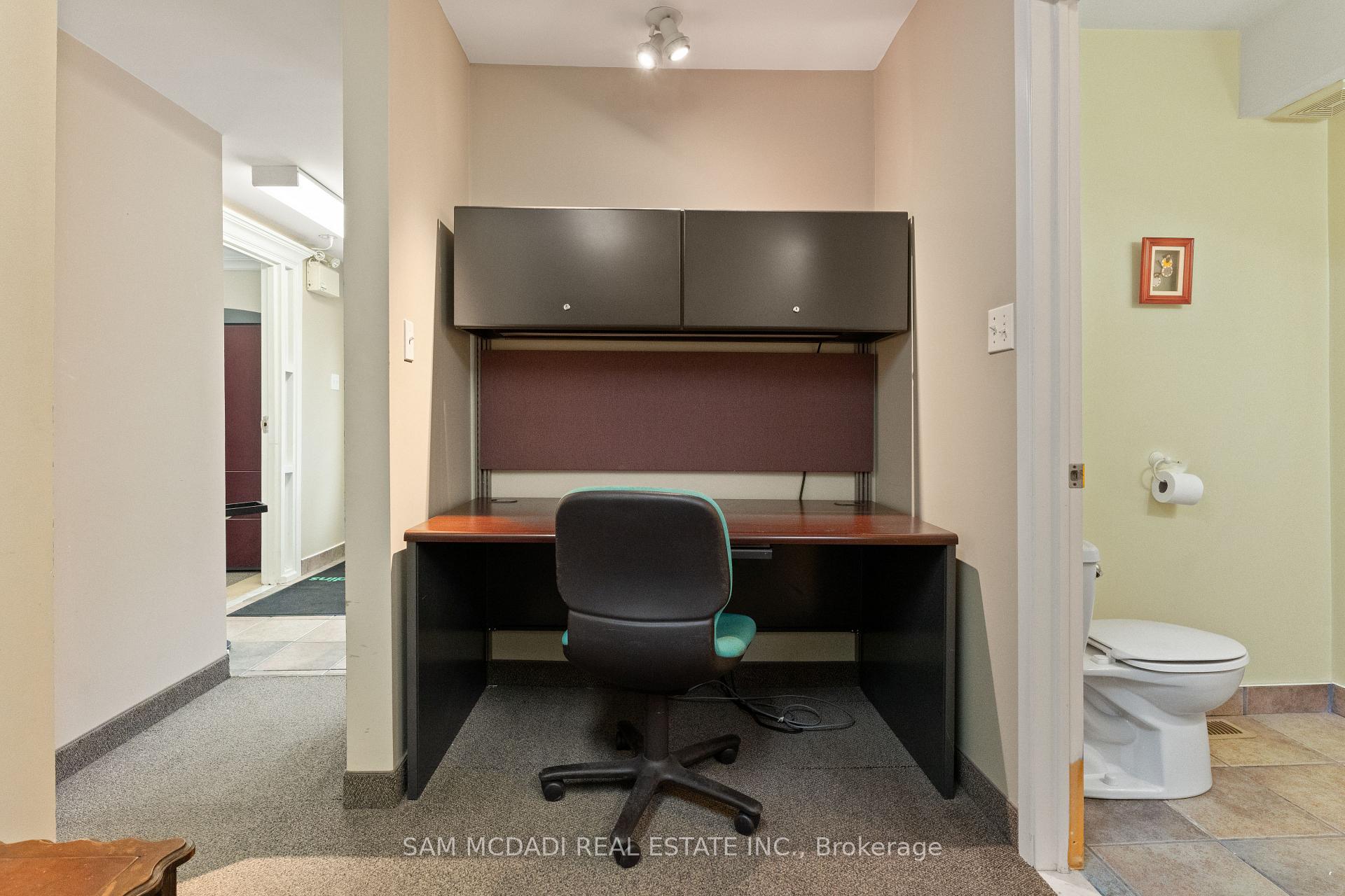 571 Kingston Road W
