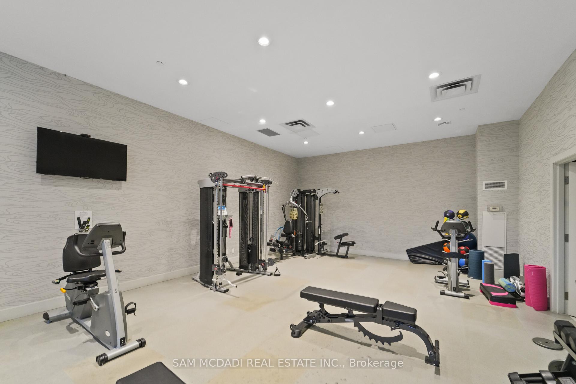 2055 Danforth Avenue 903, Toronto Unit: 903