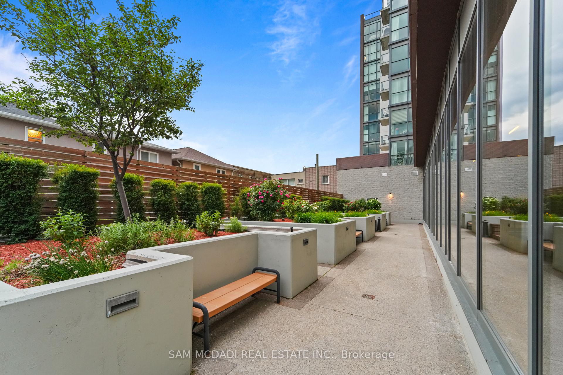 2055 Danforth Avenue 903, Toronto Unit: 903