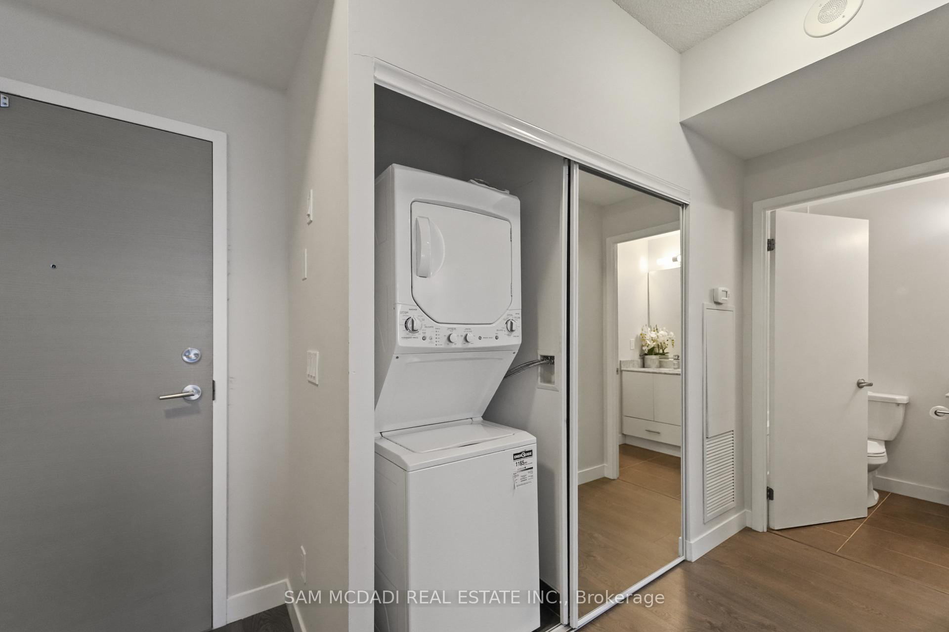 2055 Danforth Avenue 903, Toronto Unit: 903