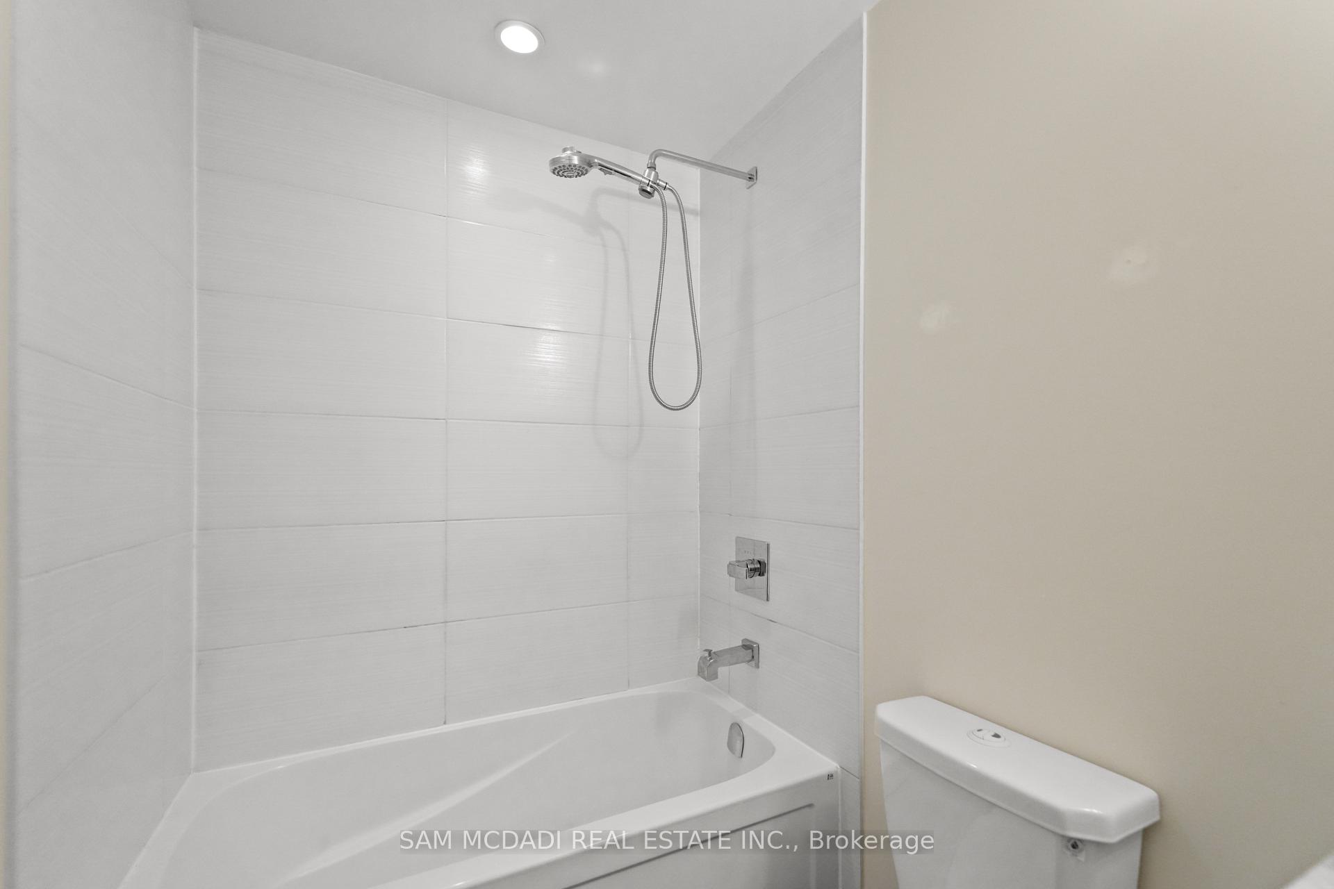 2055 Danforth Avenue 903, Toronto Unit: 903