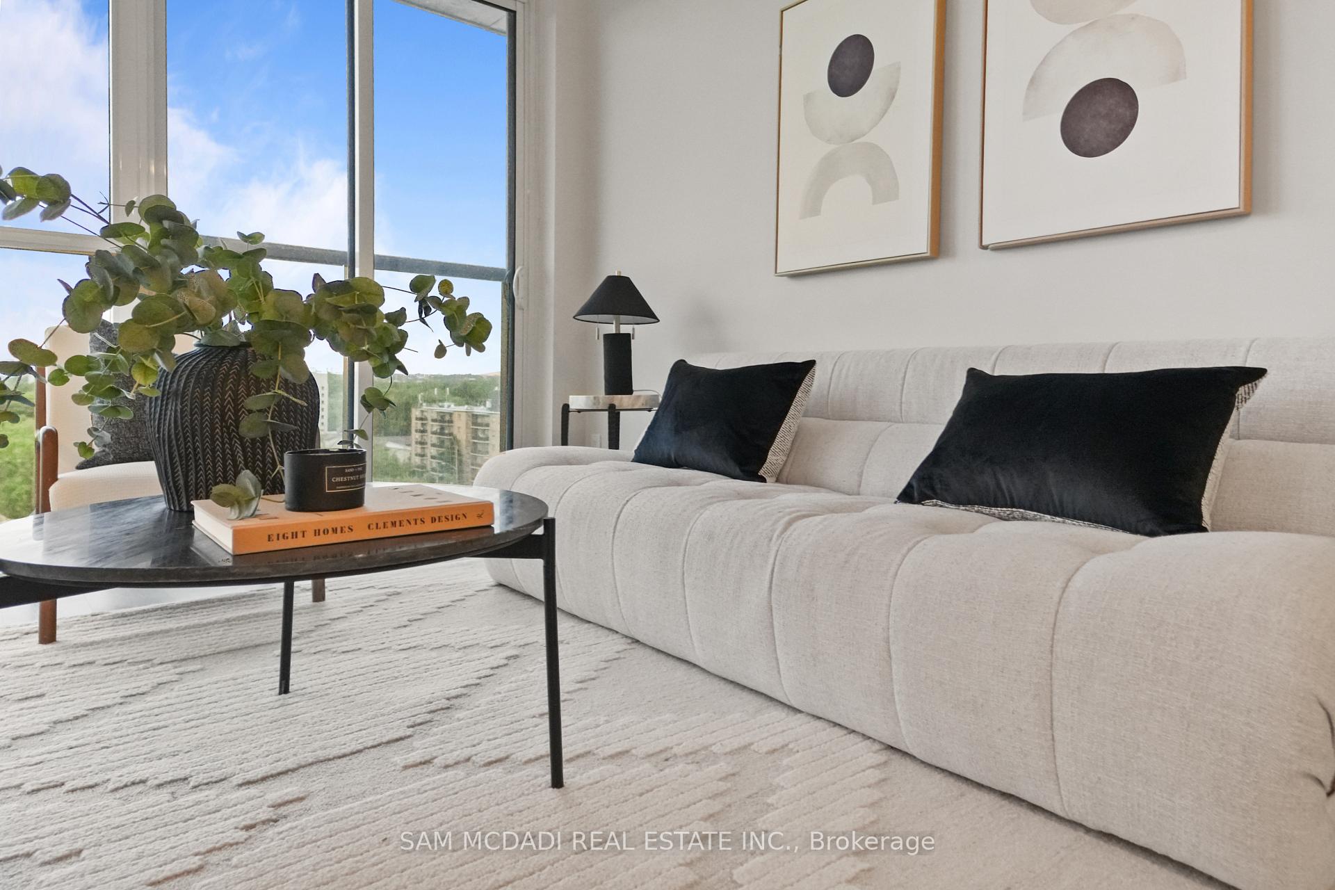 2055 Danforth Avenue 903, Toronto Unit: 903
