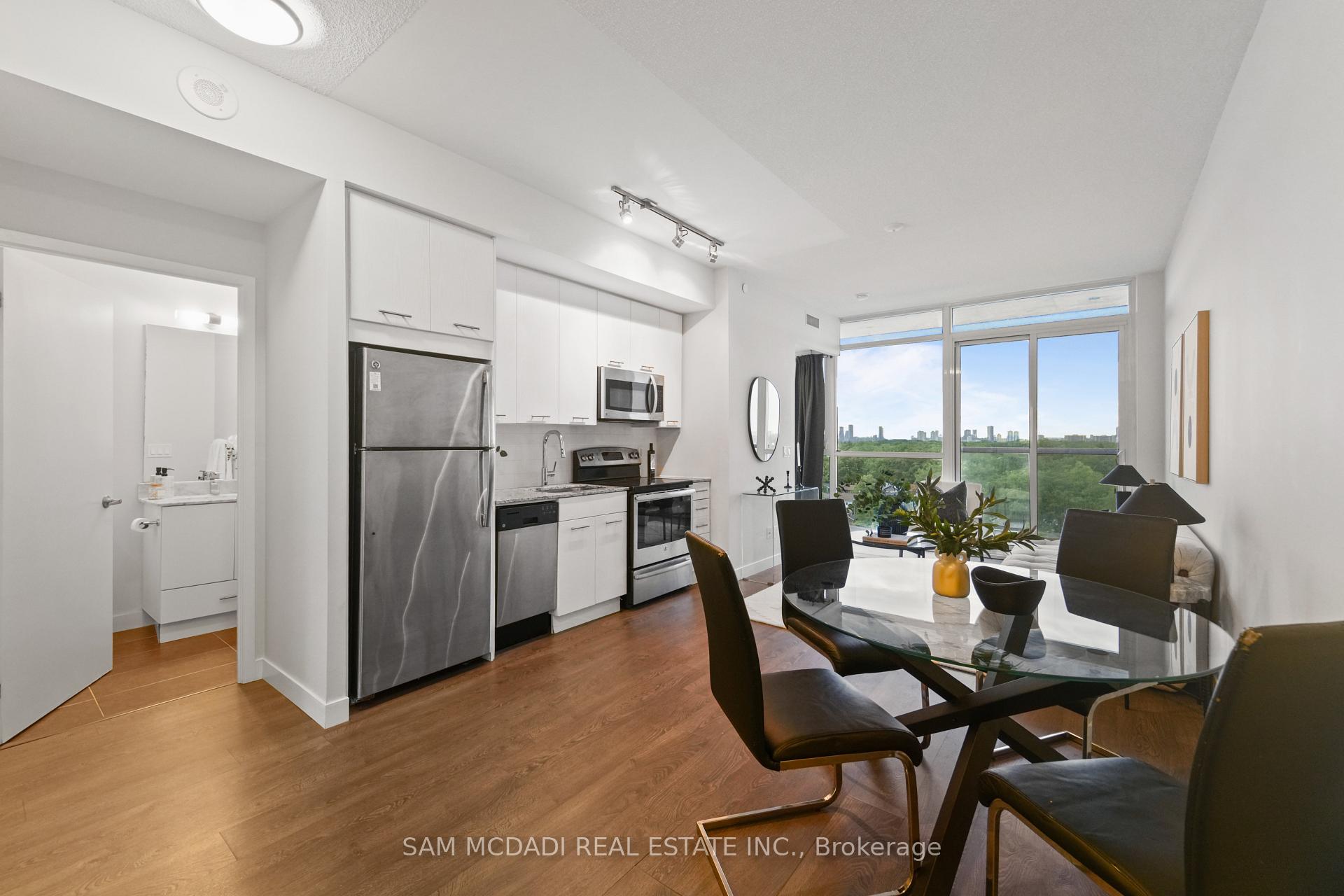 2055 Danforth Avenue 903, Toronto Unit: 903