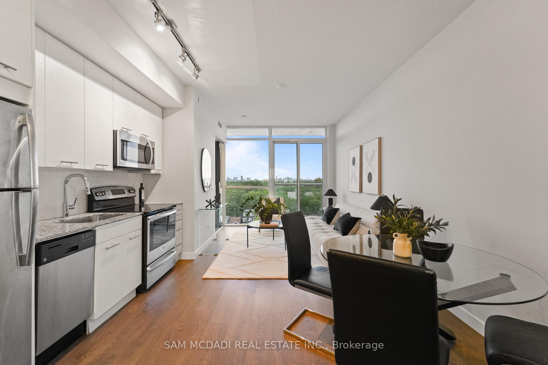 2055 Danforth Avenue 903, Toronto Unit: 903