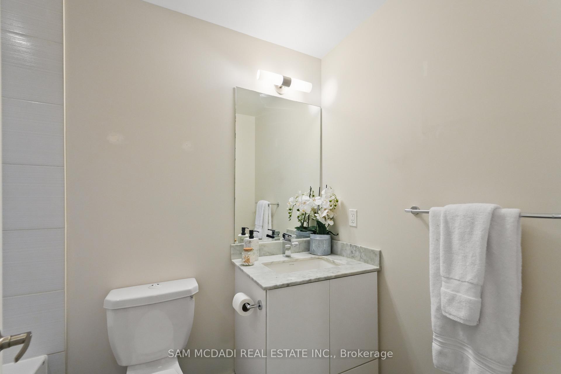2055 Danforth Avenue 903, Toronto Unit: 903