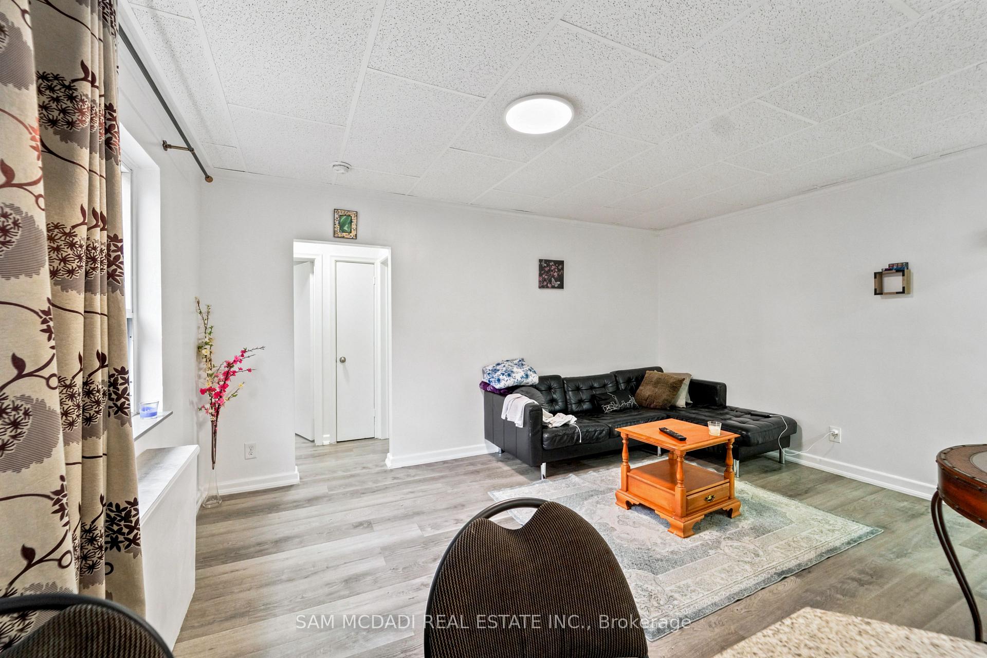 1016 O'connor Drive 201, Toronto Unit: 201