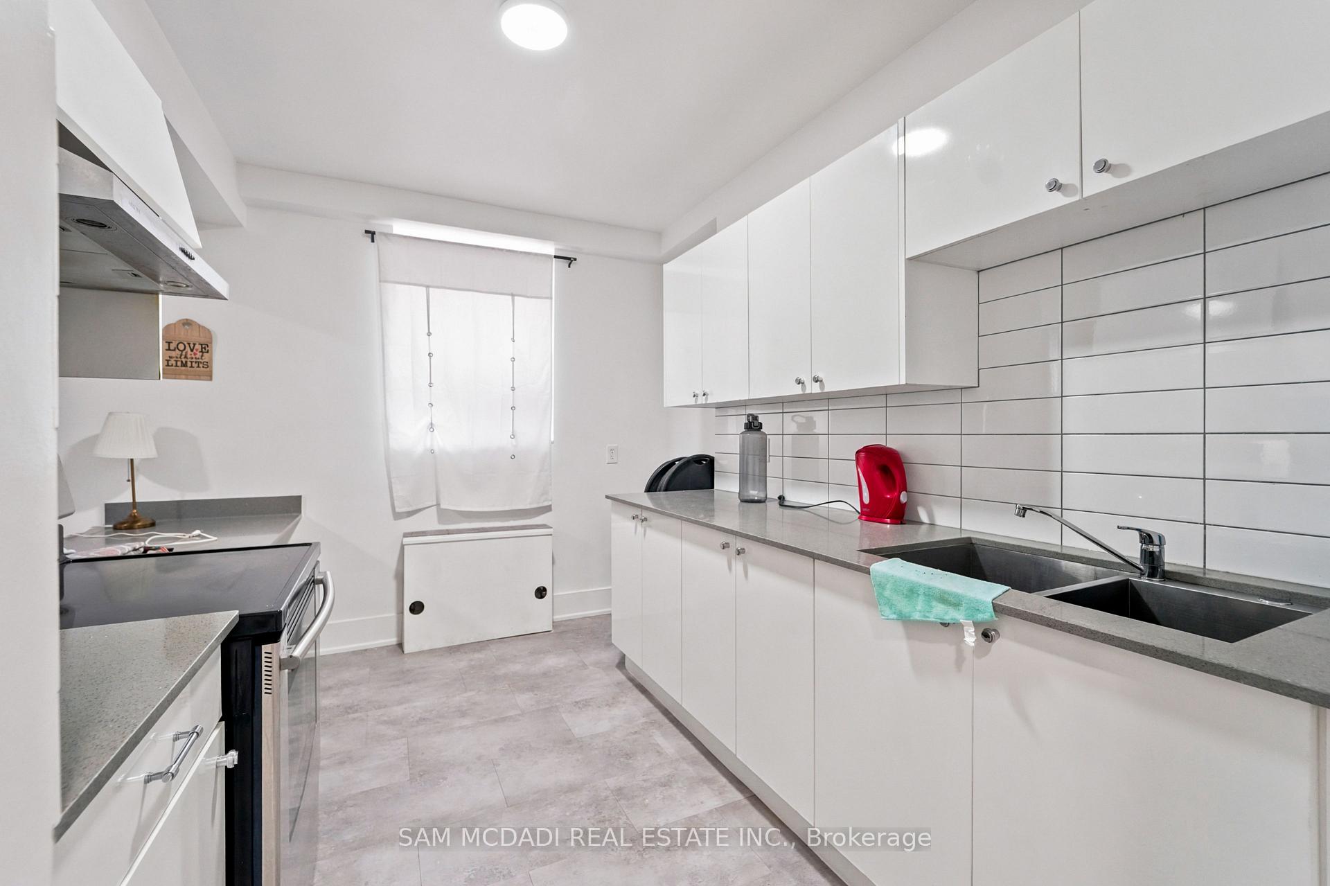 1016 O'connor Drive 104, Toronto Unit: 104