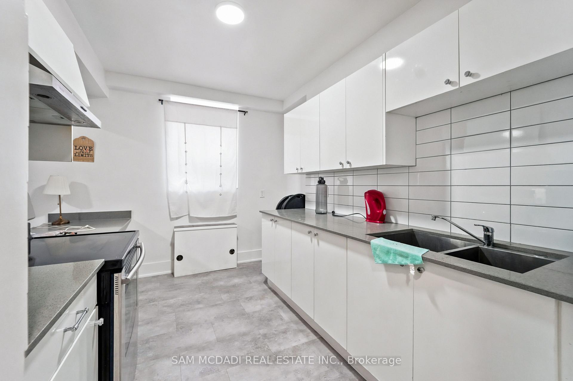1016 O'connor Drive 104, Toronto Unit: 104