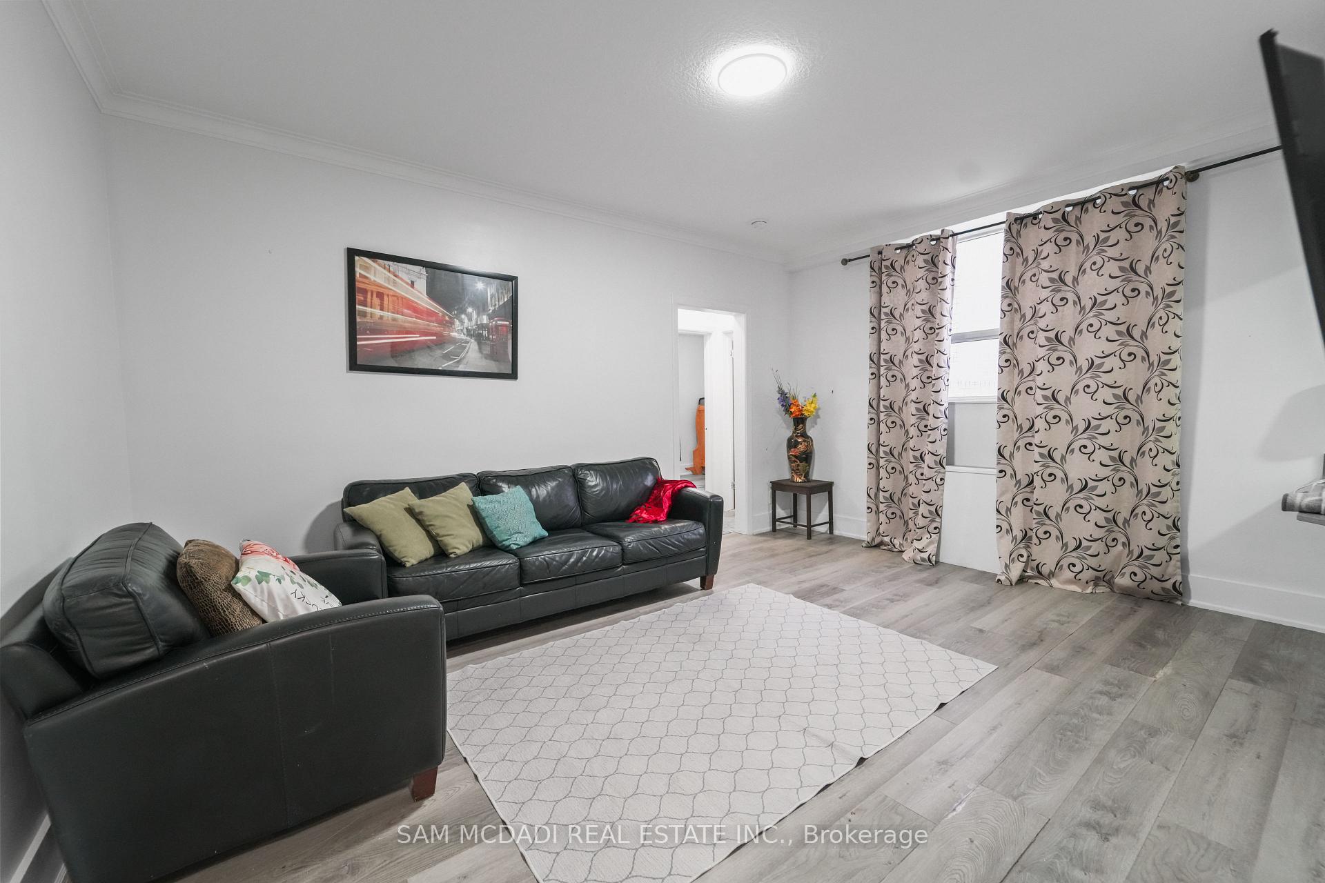 1016 O'connor Drive 104, Toronto Unit: 104