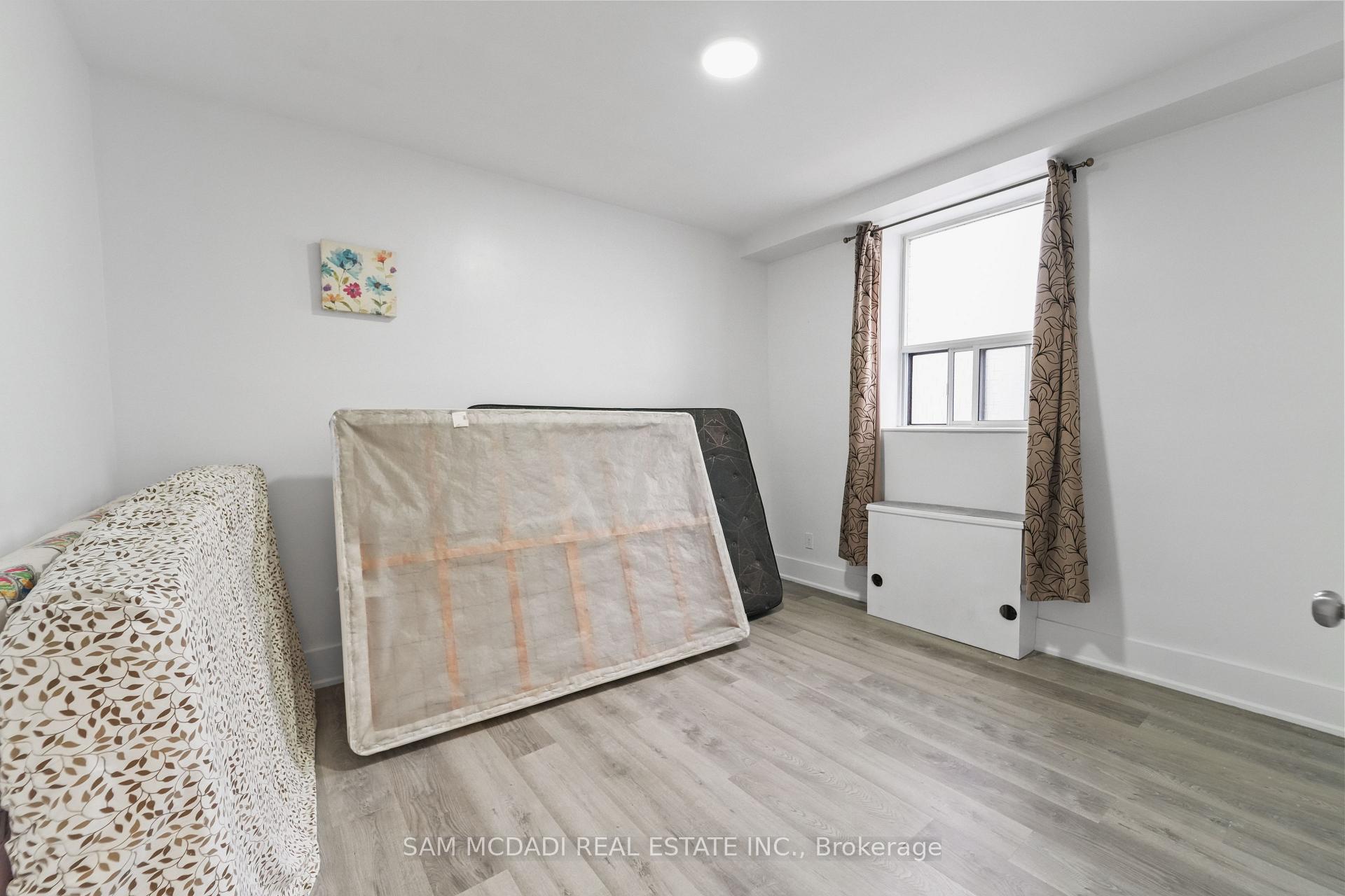 1016 O'connor Drive 104, Toronto Unit: 104