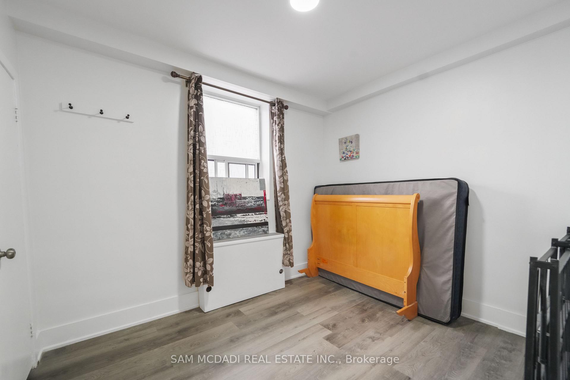1016 O'connor Drive 104, Toronto Unit: 104
