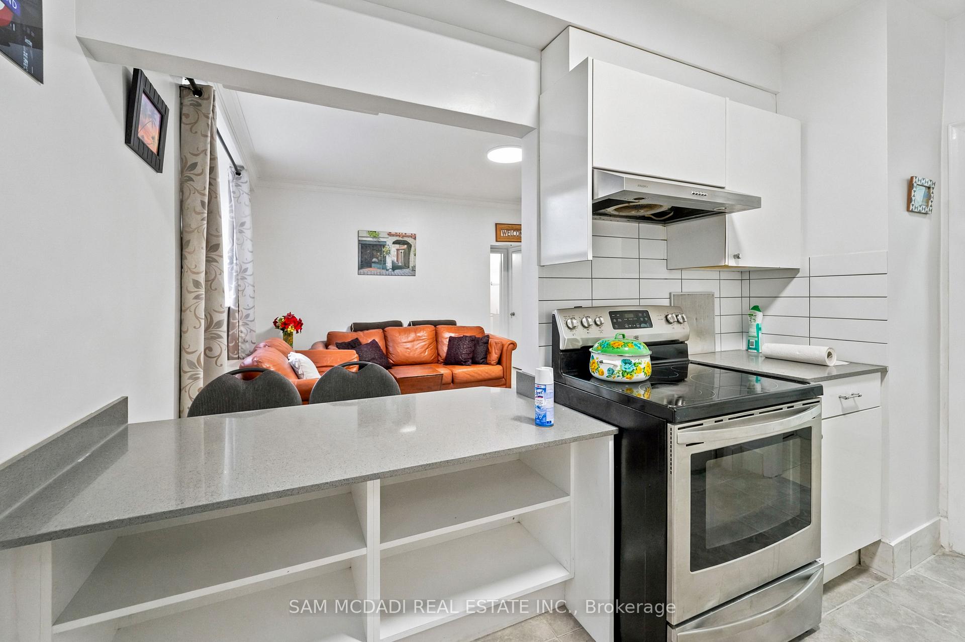 1016 O'connor Drive 103, Toronto Unit: 103