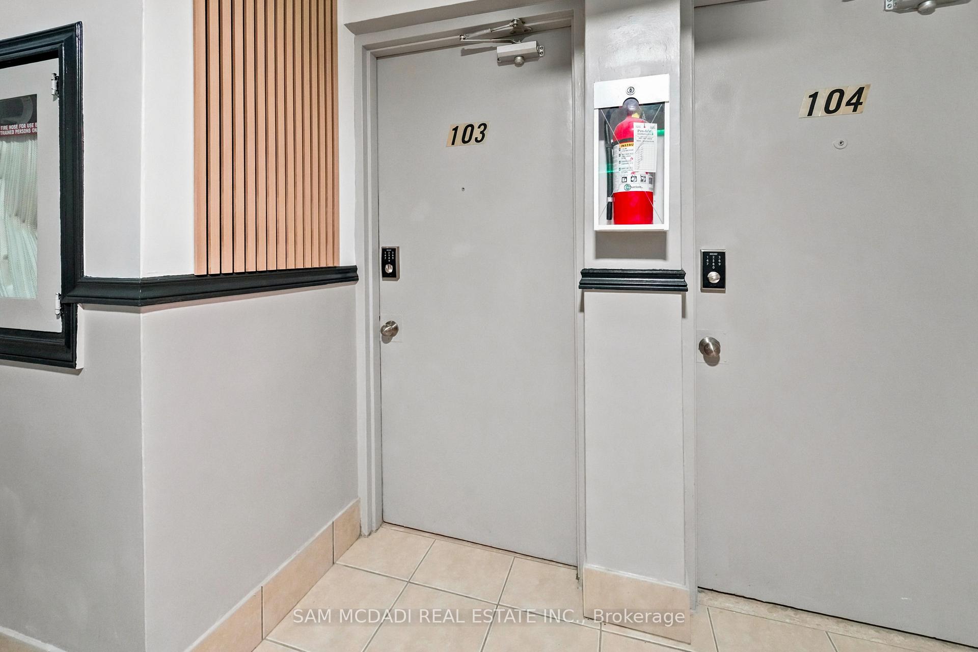 1016 O'connor Drive 103, Toronto Unit: 103