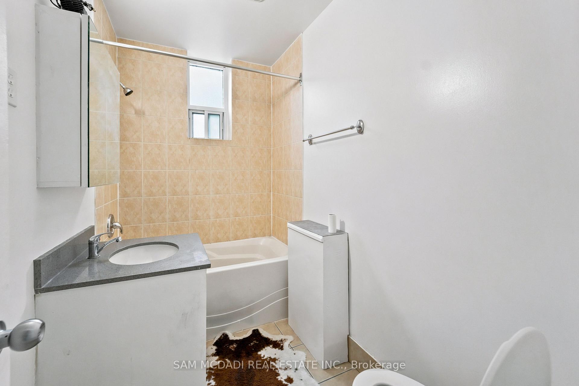 1016 O'connor Drive 103, Toronto Unit: 103