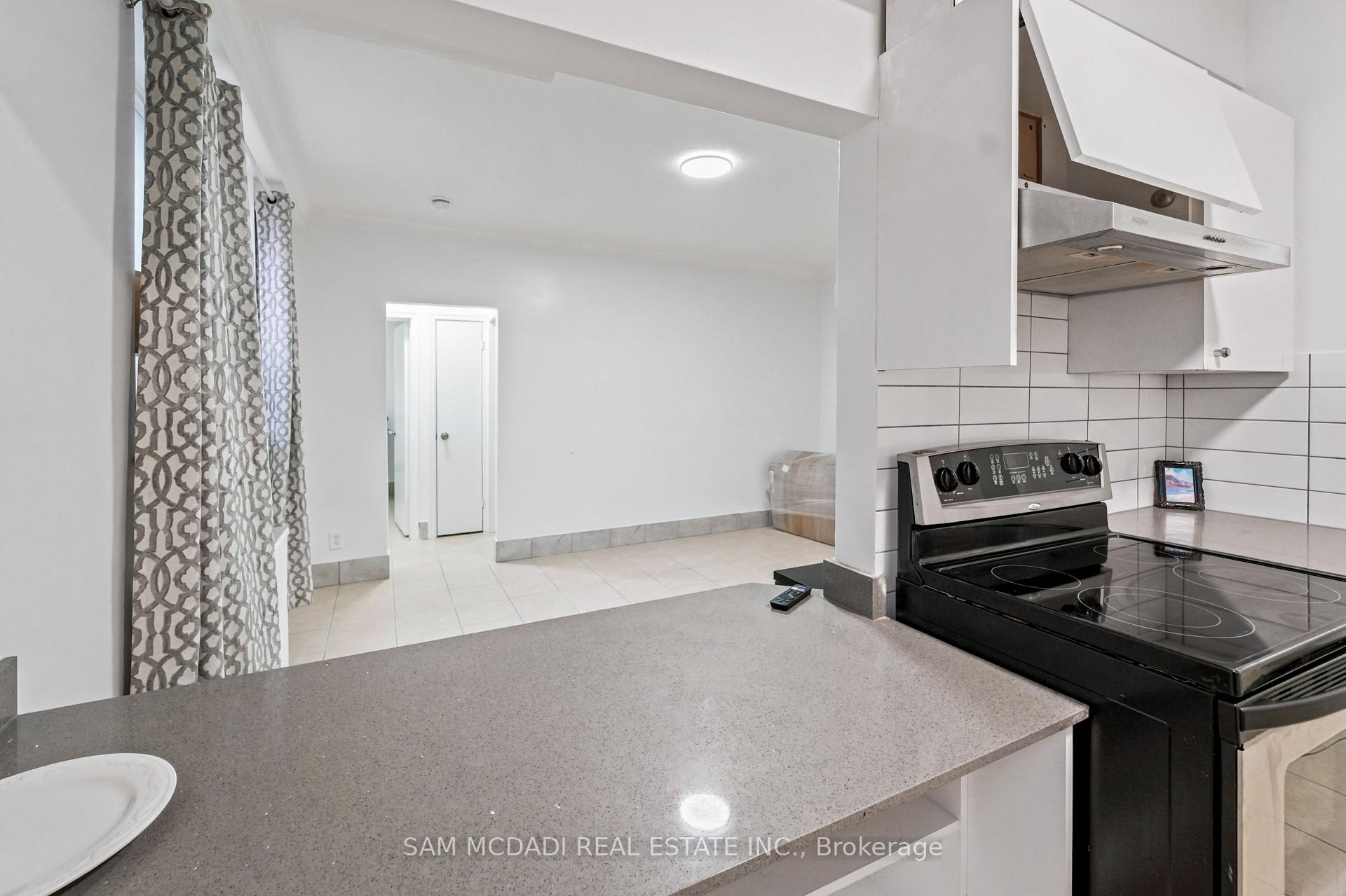 1016 O'connor Drive 101, Toronto Unit: 101