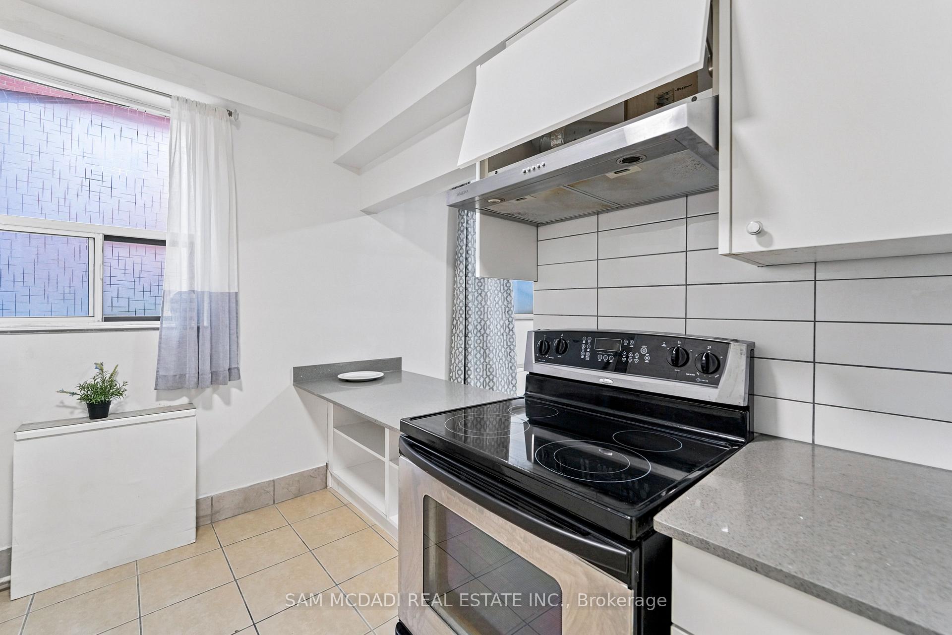 1016 O'connor Drive 101, Toronto Unit: 101