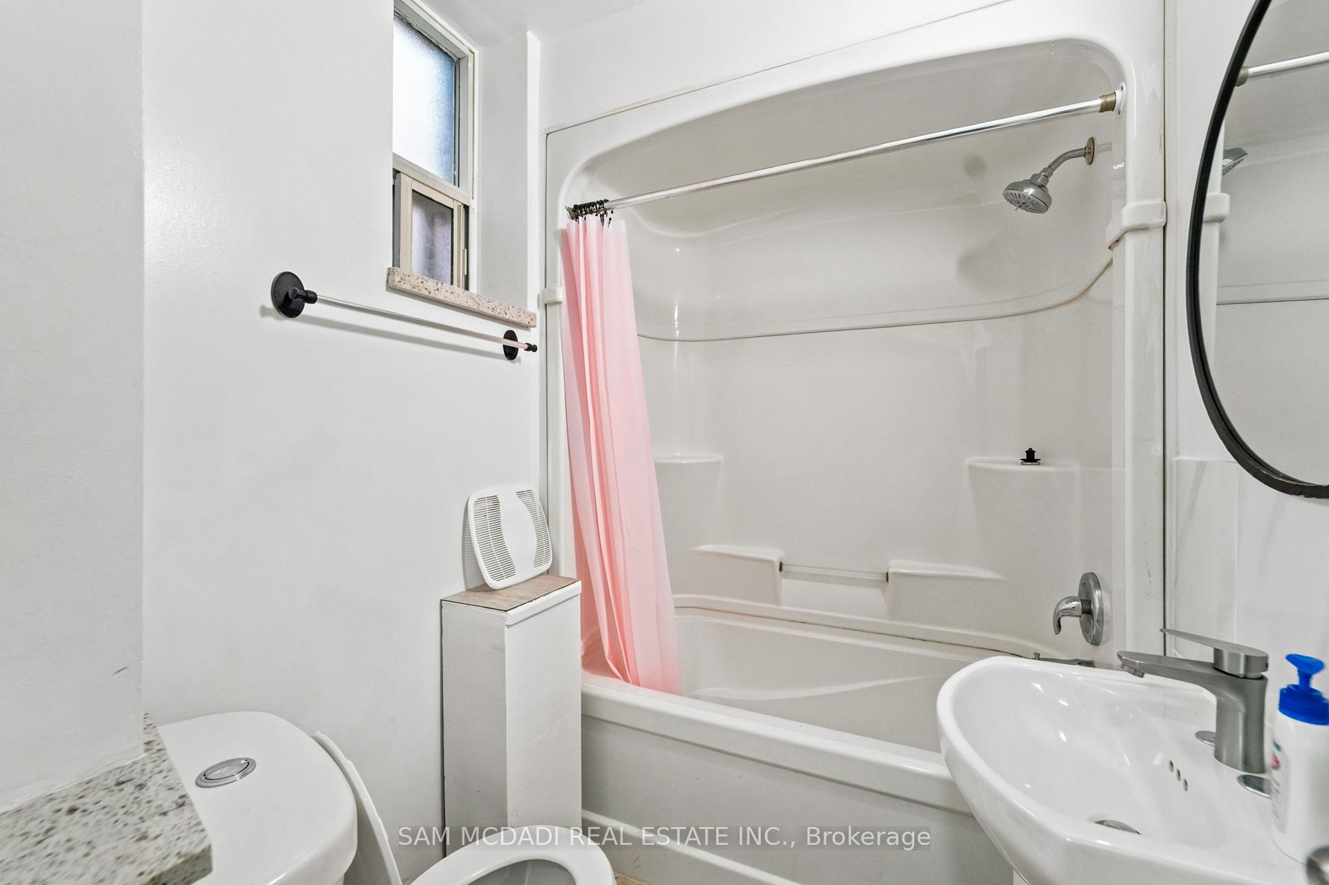 1016 O'connor Drive 101, Toronto Unit: 101