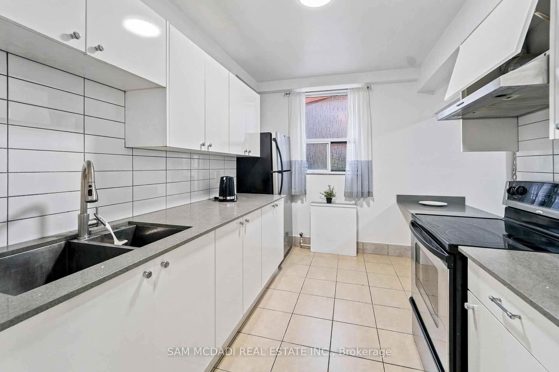 1016 O'connor Drive 101, Toronto Unit: 101