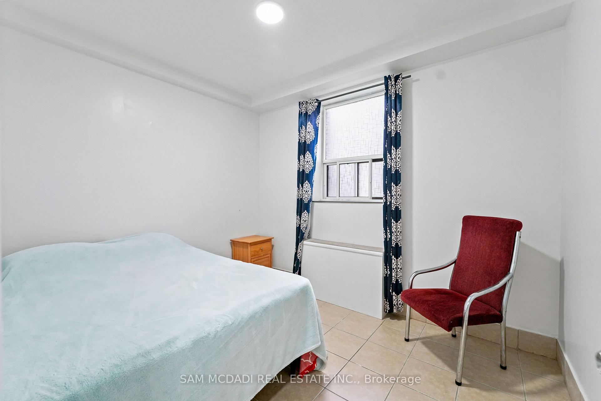 1016 O'connor Drive 101, Toronto Unit: 101