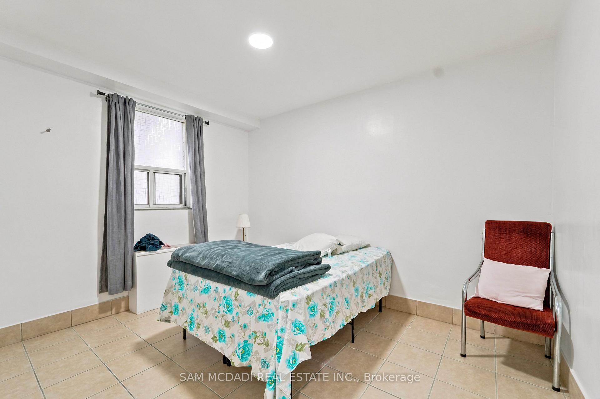 1016 O'connor Drive 101, Toronto Unit: 101