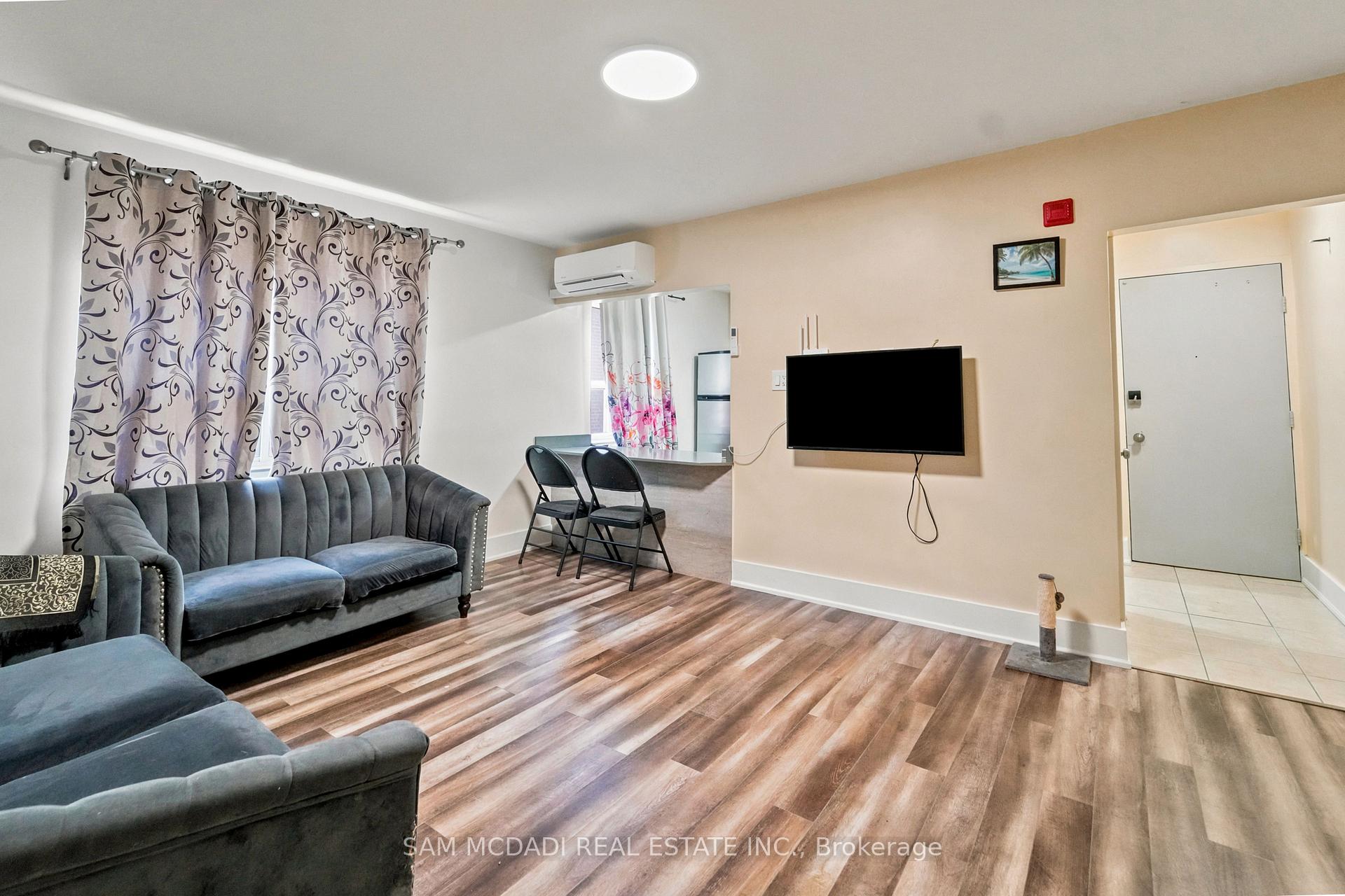 1016 O'connor Drive 302, Toronto Unit: 302