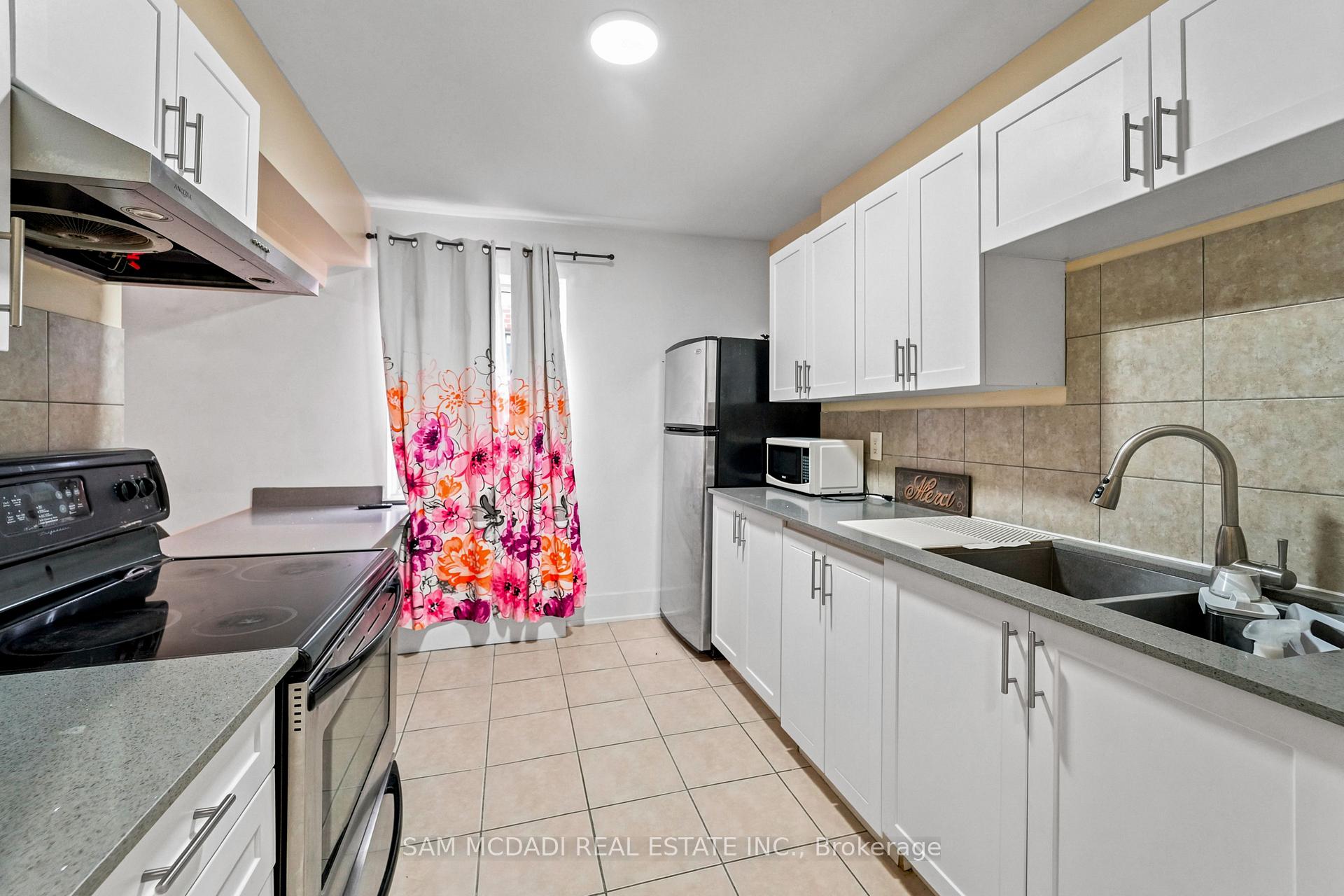 1016 O'connor Drive 302, Toronto Unit: 302