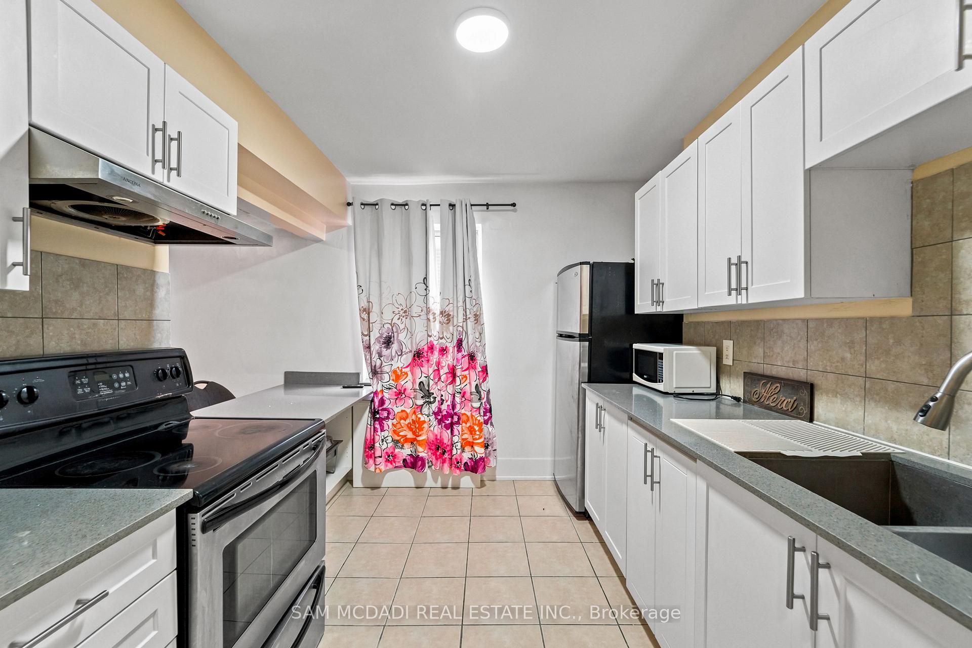 1016 O'connor Drive 302, Toronto Unit: 302