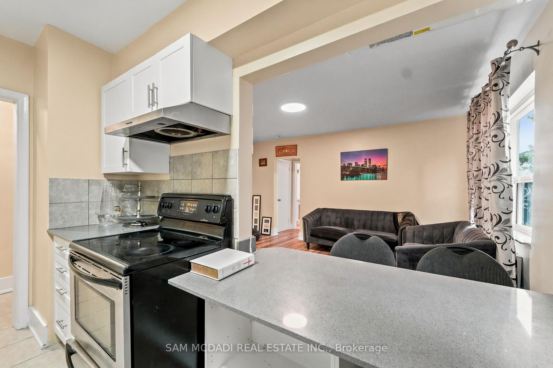 1016 O'connor Drive 302, Toronto Unit: 302