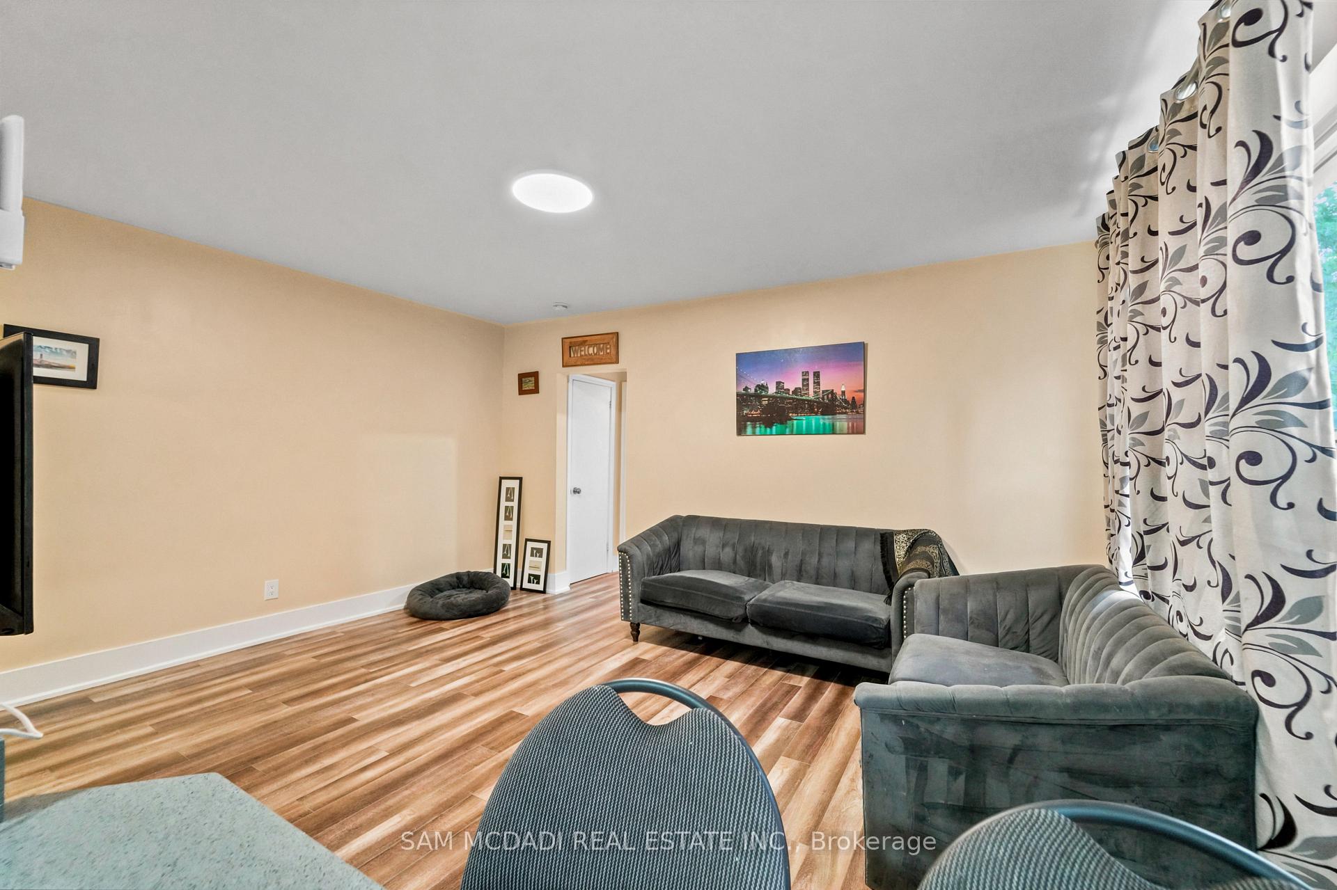 1016 O'connor Drive 302, Toronto Unit: 302