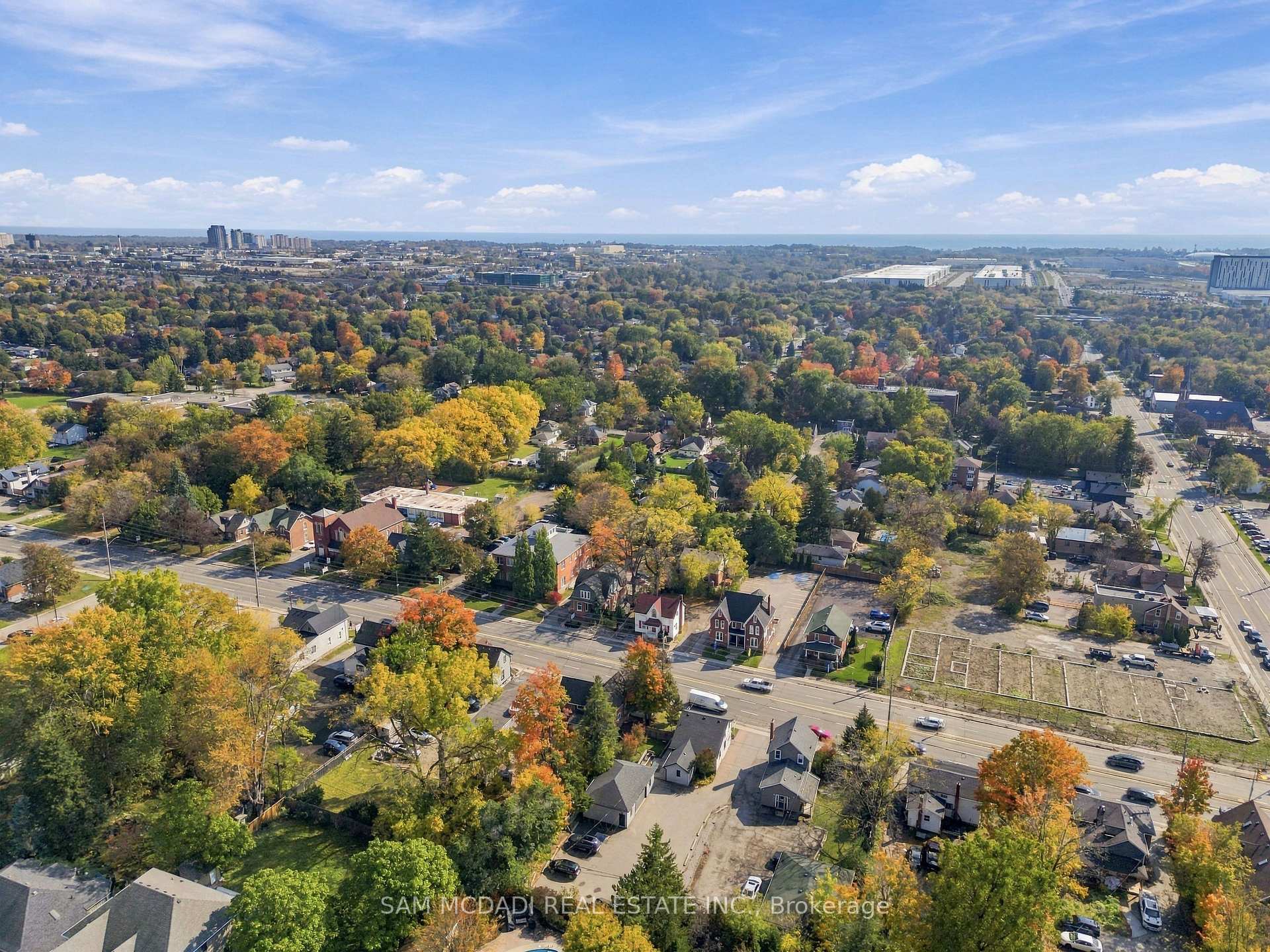 571 Kingston Road W